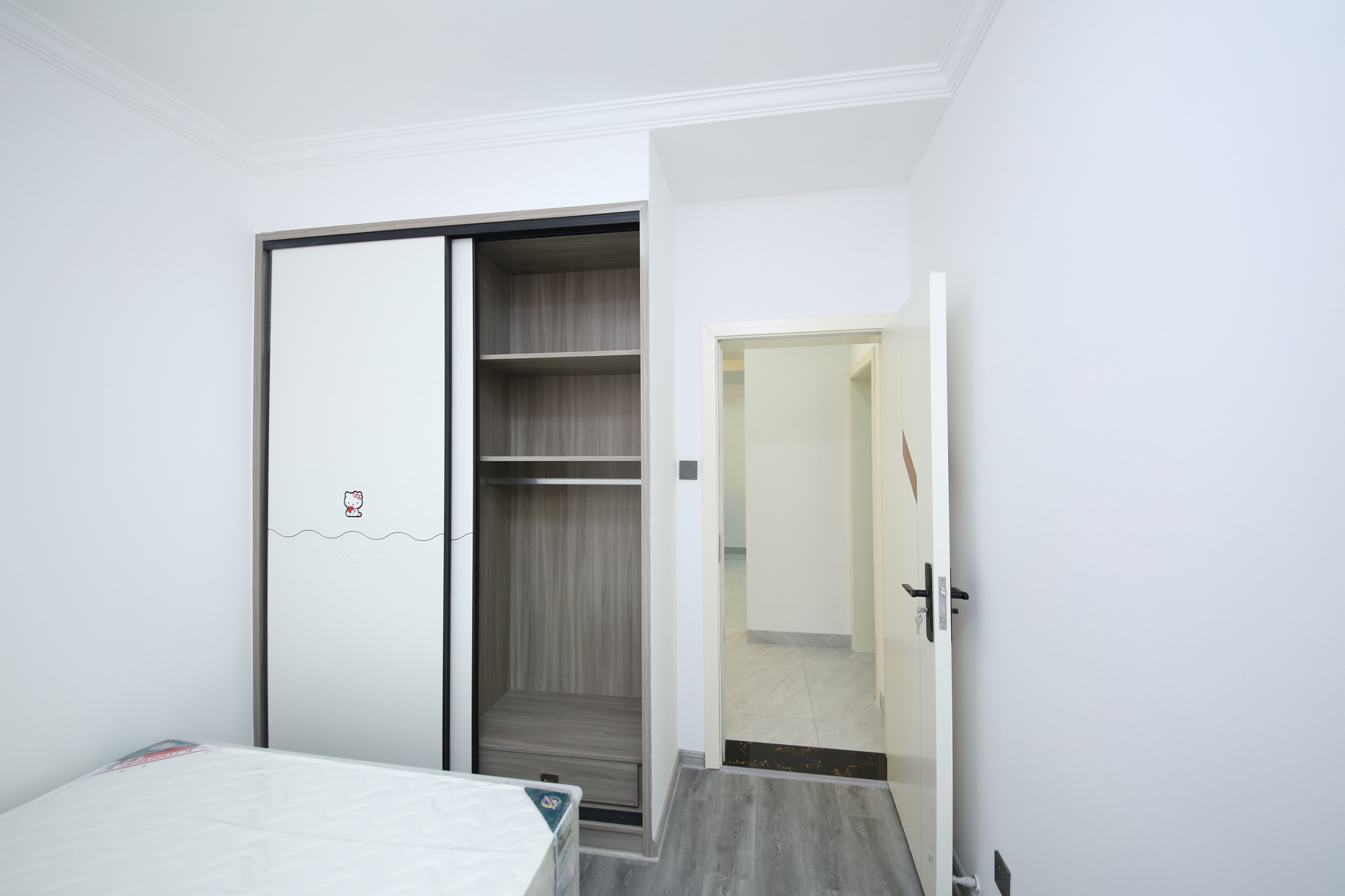 颐美园  4室2厅2卫    158.0万卧室