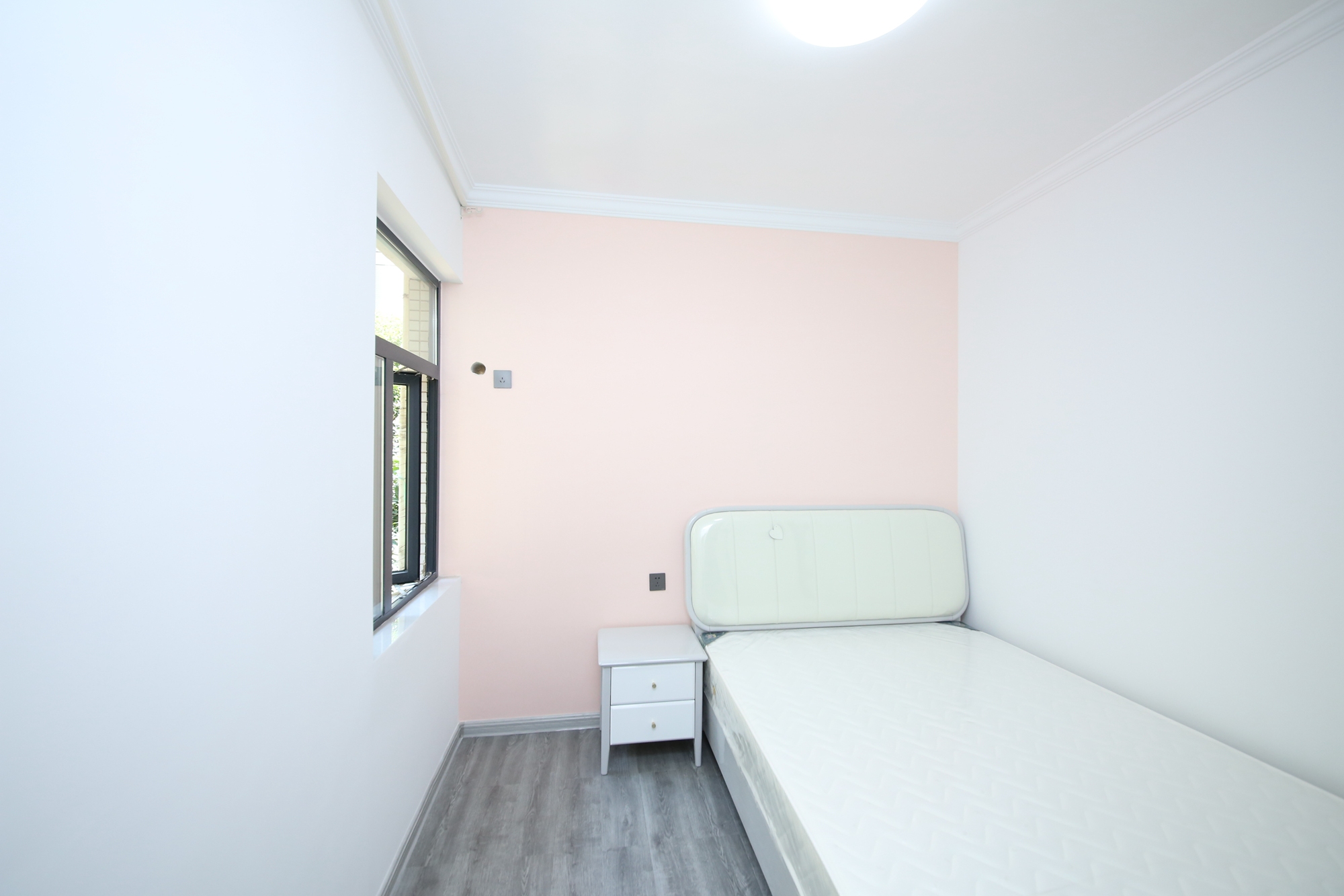 颐美园  4室2厅2卫    158.0万卧室