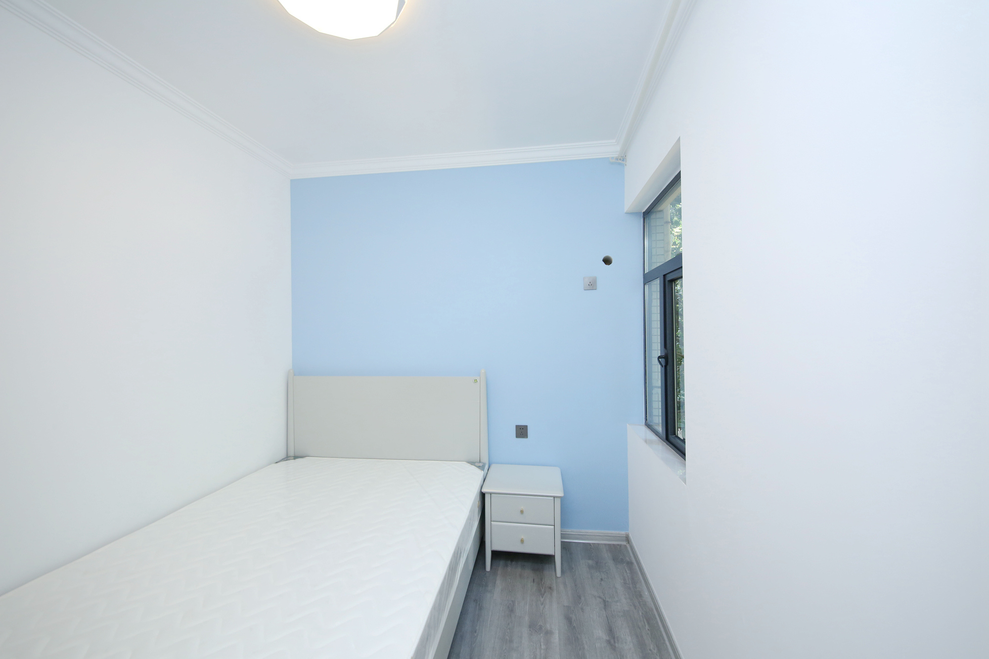 颐美园  4室2厅2卫    158.0万卧室