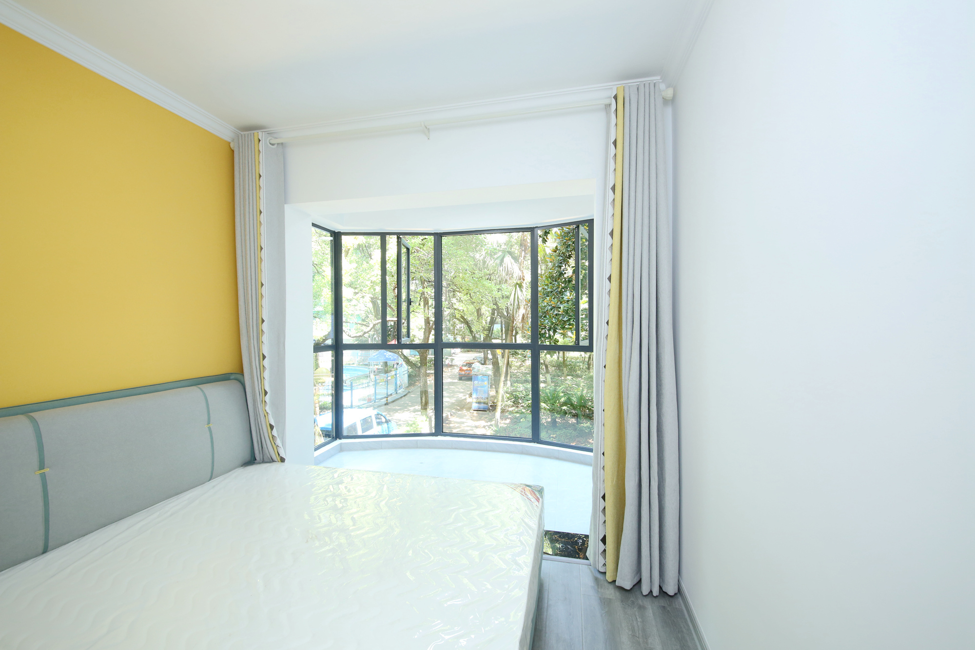 颐美园  4室2厅2卫    158.0万卧室