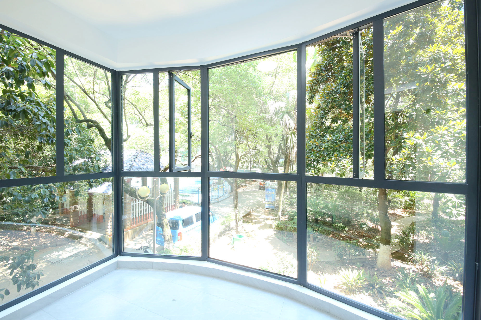 颐美园  4室2厅2卫    158.0万阳台