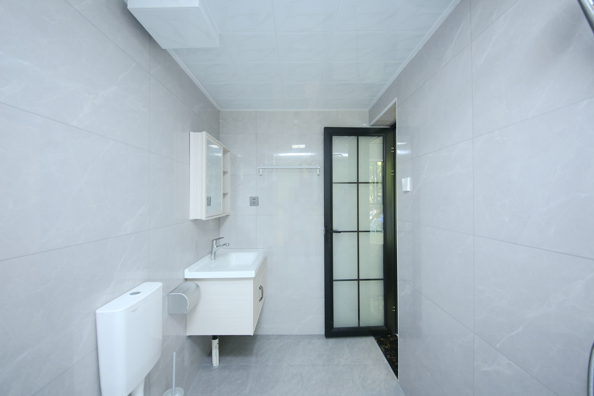 颐美园  4室2厅2卫    158.0万厨房