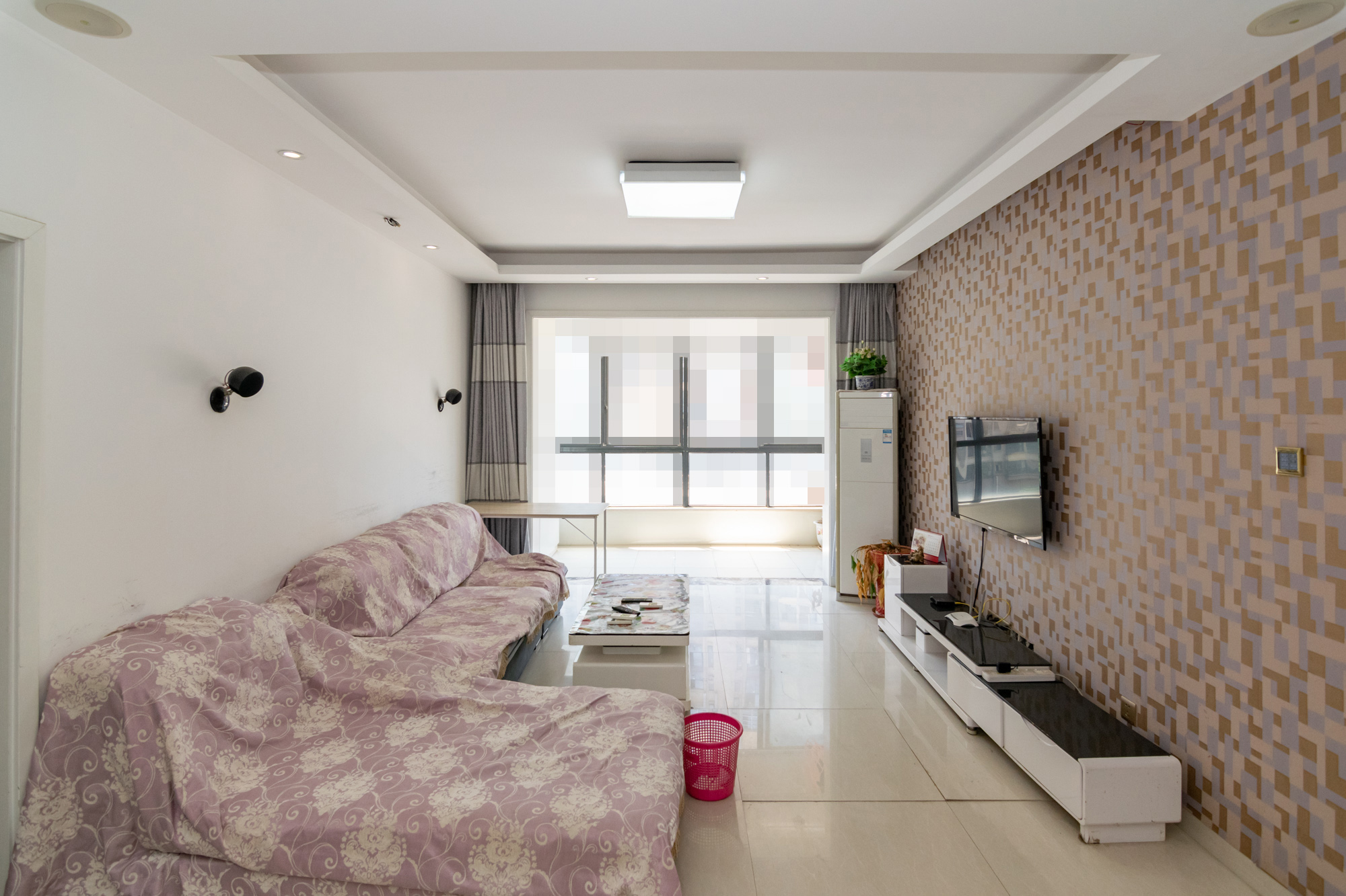 勤诚达新界 2室2厅1卫 91.8万 勤诚达新界 2室2厅1卫 91.8万客厅