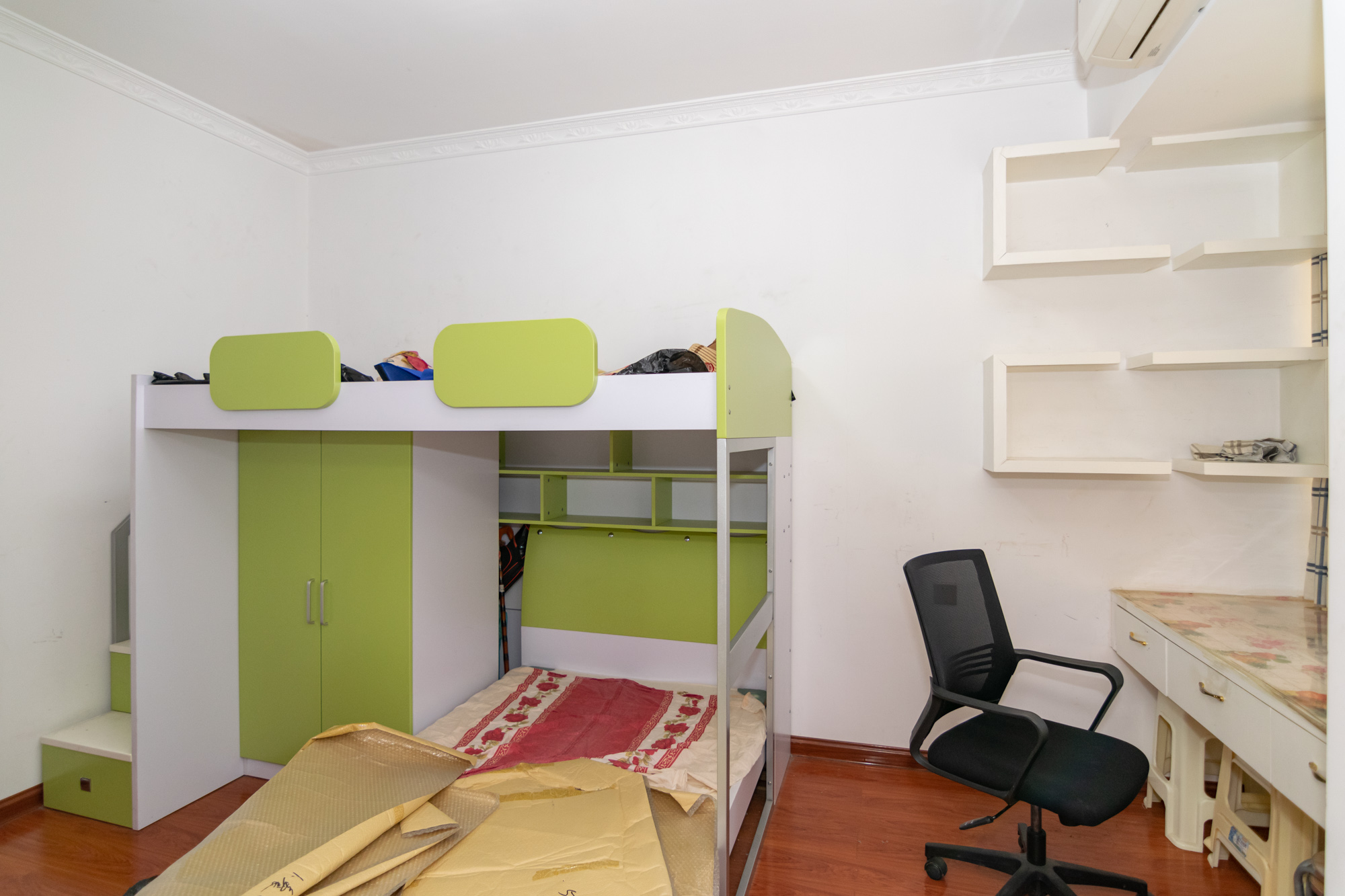 勤诚达新界 2室2厅1卫 91.8万 勤诚达新界 2室2厅1卫 91.8万卧室