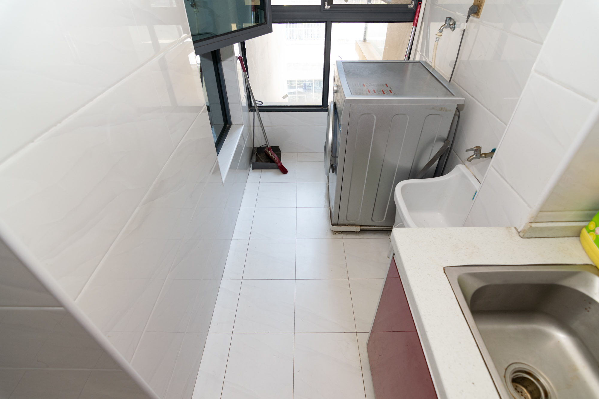 勤诚达新界 2室2厅1卫 91.8万 勤诚达新界 2室2厅1卫 91.8万阳台