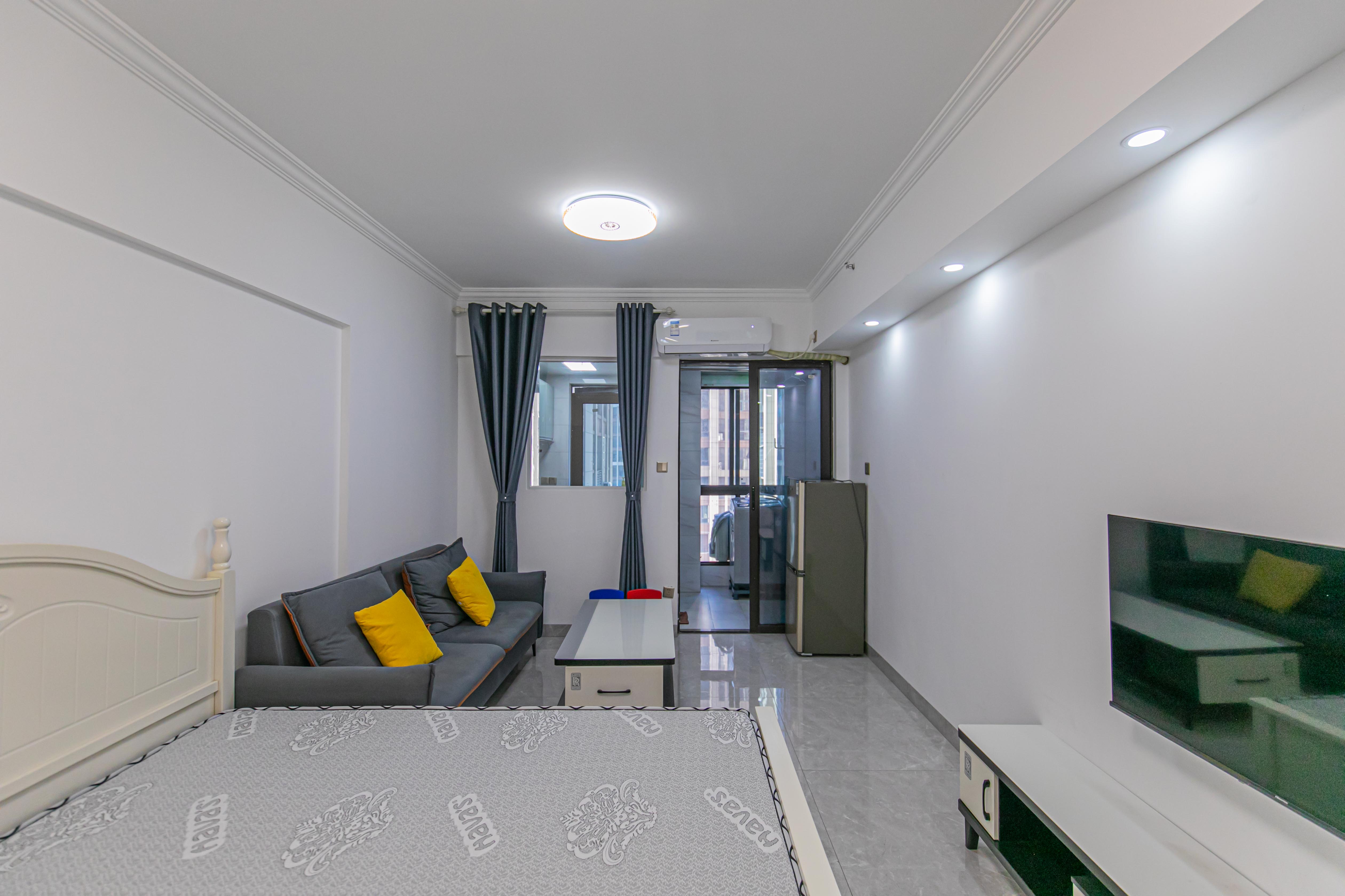 国泰九龙湾 1室1厅1卫 39.8万 国泰九龙湾 1室1厅1卫 39.8万客厅