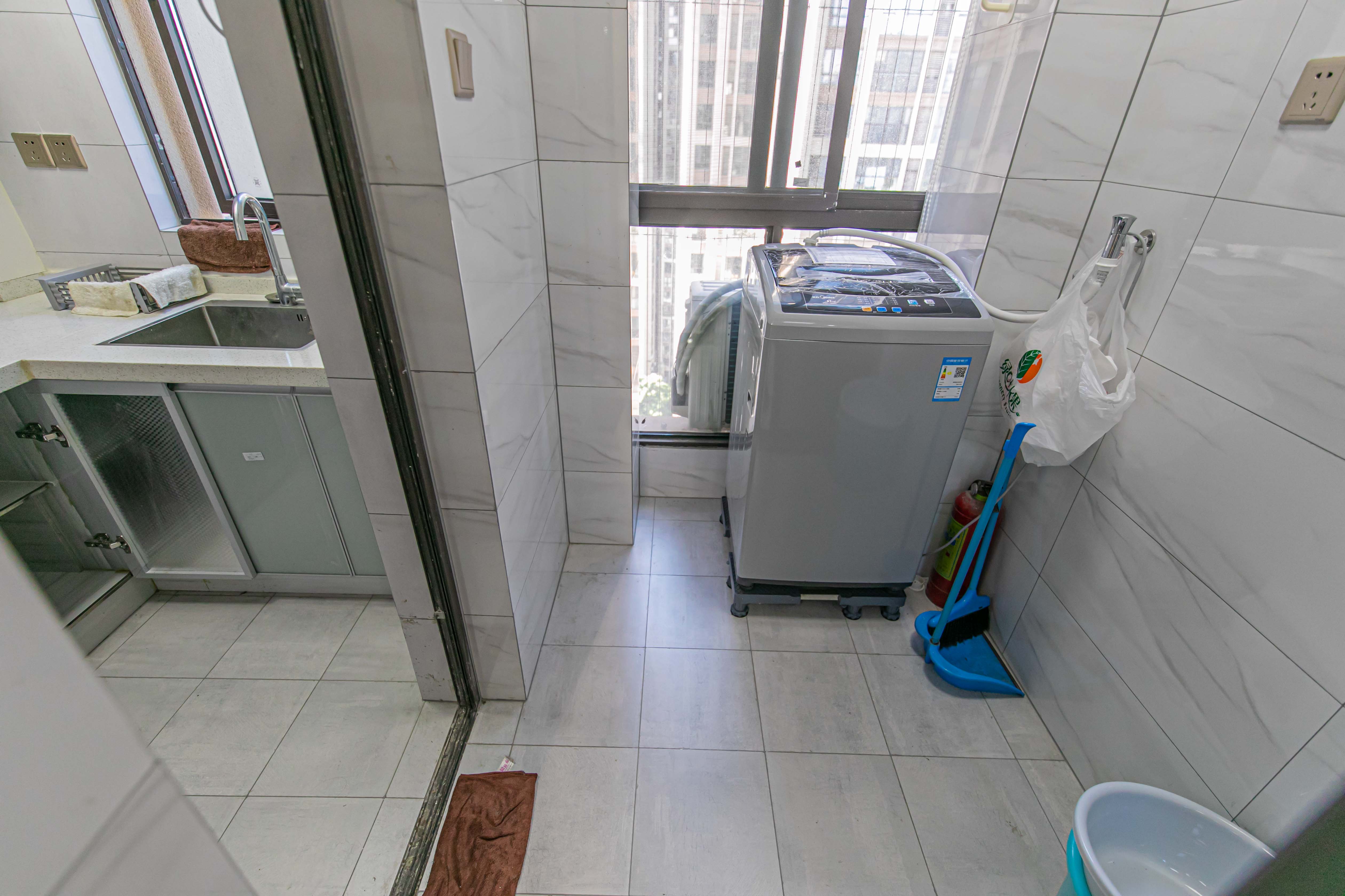 国泰九龙湾 1室1厅1卫 39.8万 国泰九龙湾 1室1厅1卫 39.8万阳台