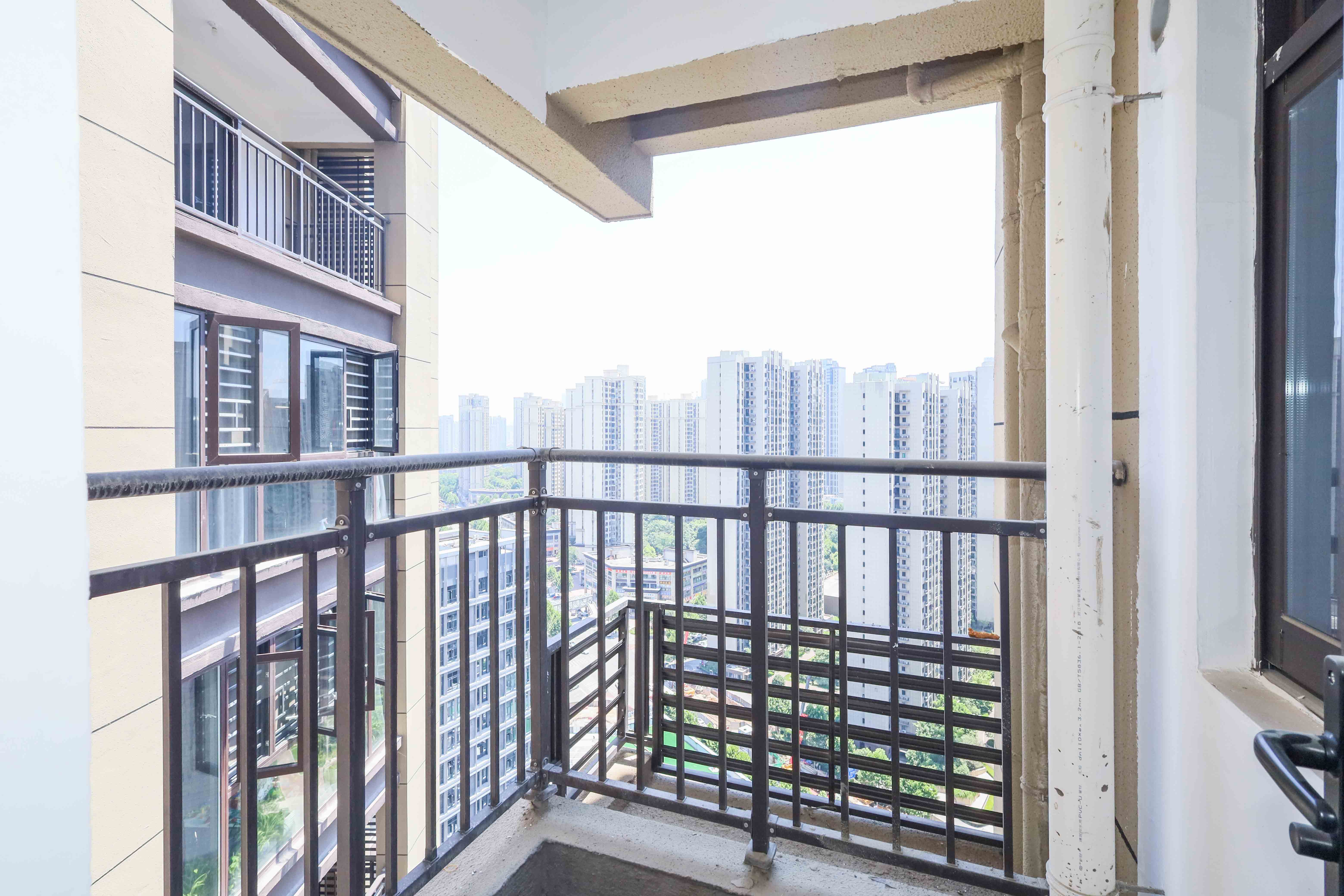 中国铁建梅溪青秀三期  3室2厅2卫   175.00万其他