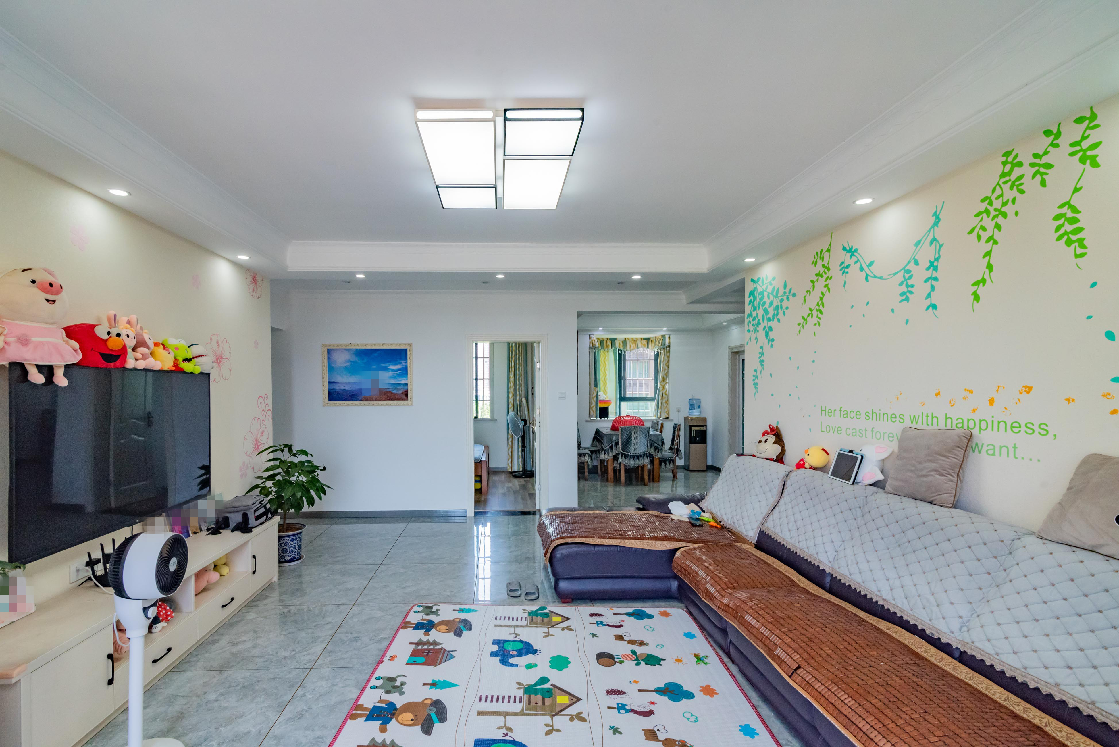 申湘宽境  4室2厅2卫    69.8万 申湘宽境  4室2厅2卫    69.8万客厅