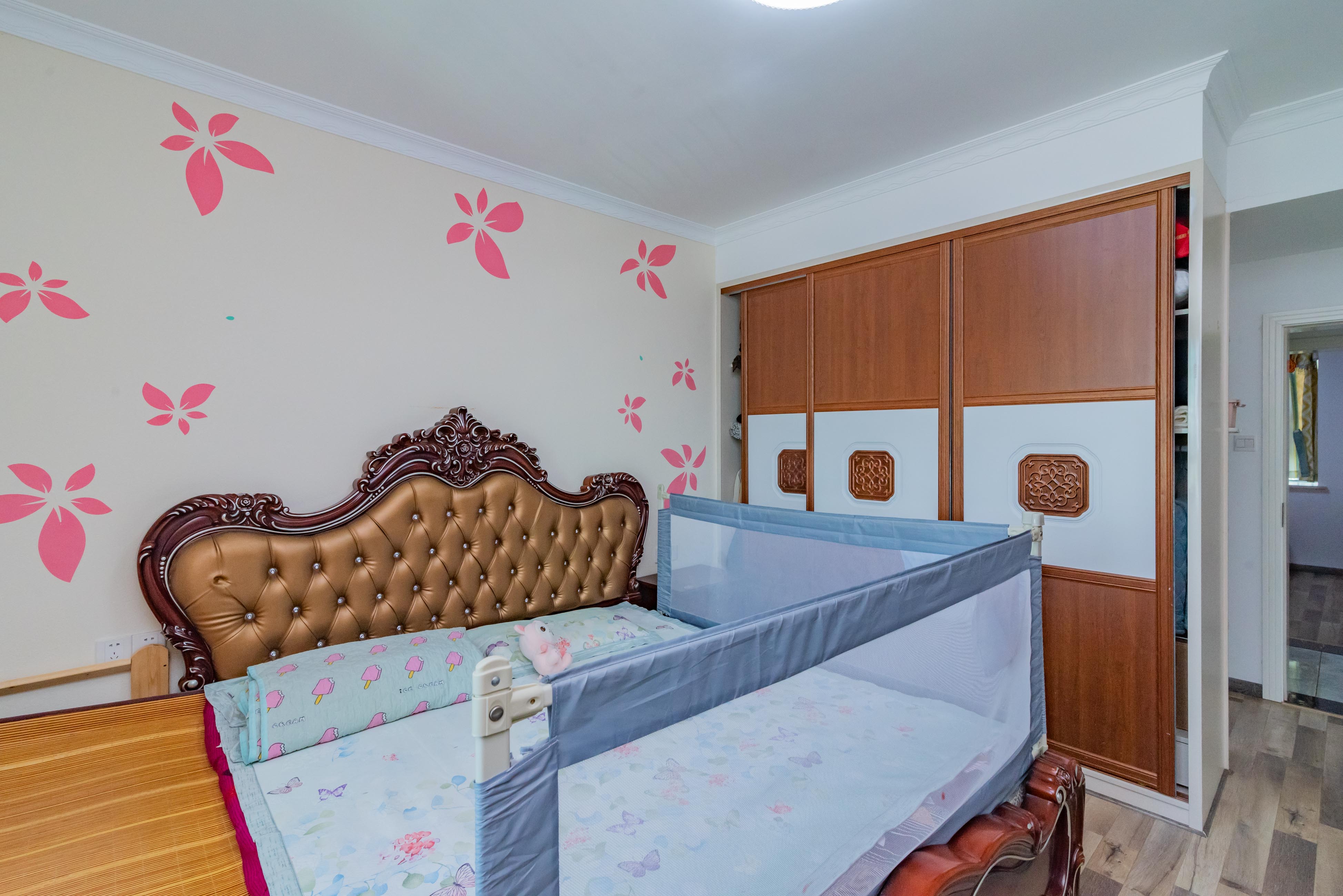 申湘宽境  4室2厅2卫    69.8万 申湘宽境  4室2厅2卫    69.8万卧室