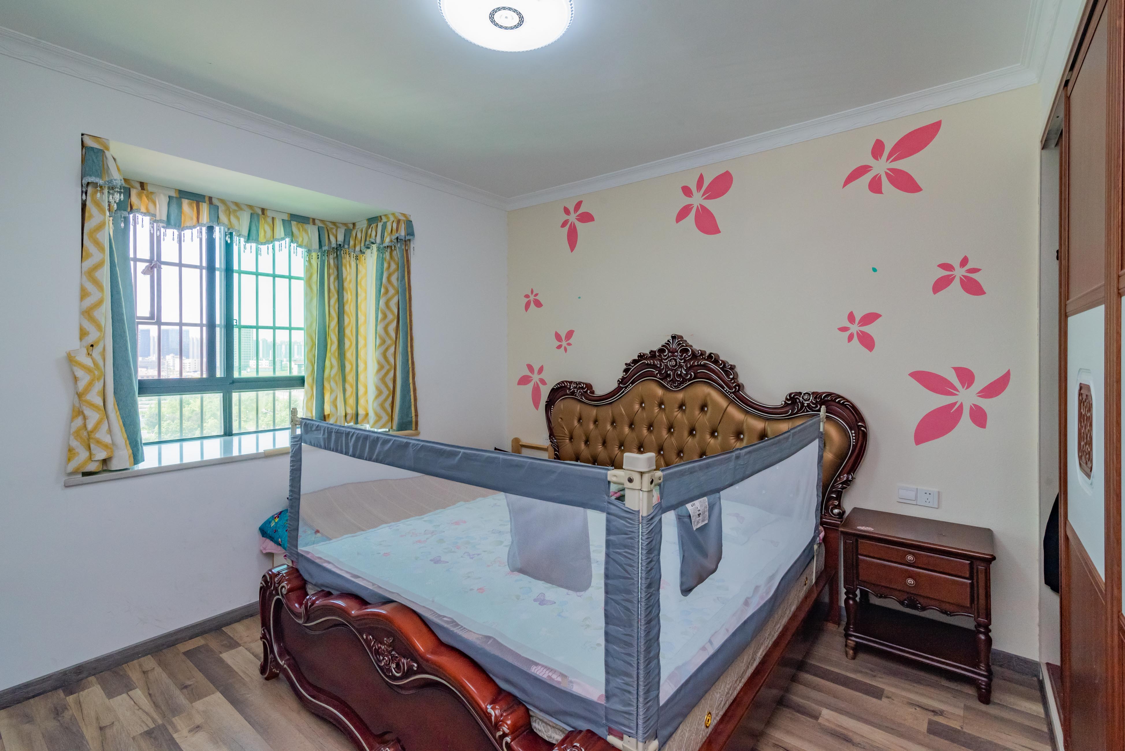 申湘宽境  4室2厅2卫    69.8万 申湘宽境  4室2厅2卫    69.8万卧室