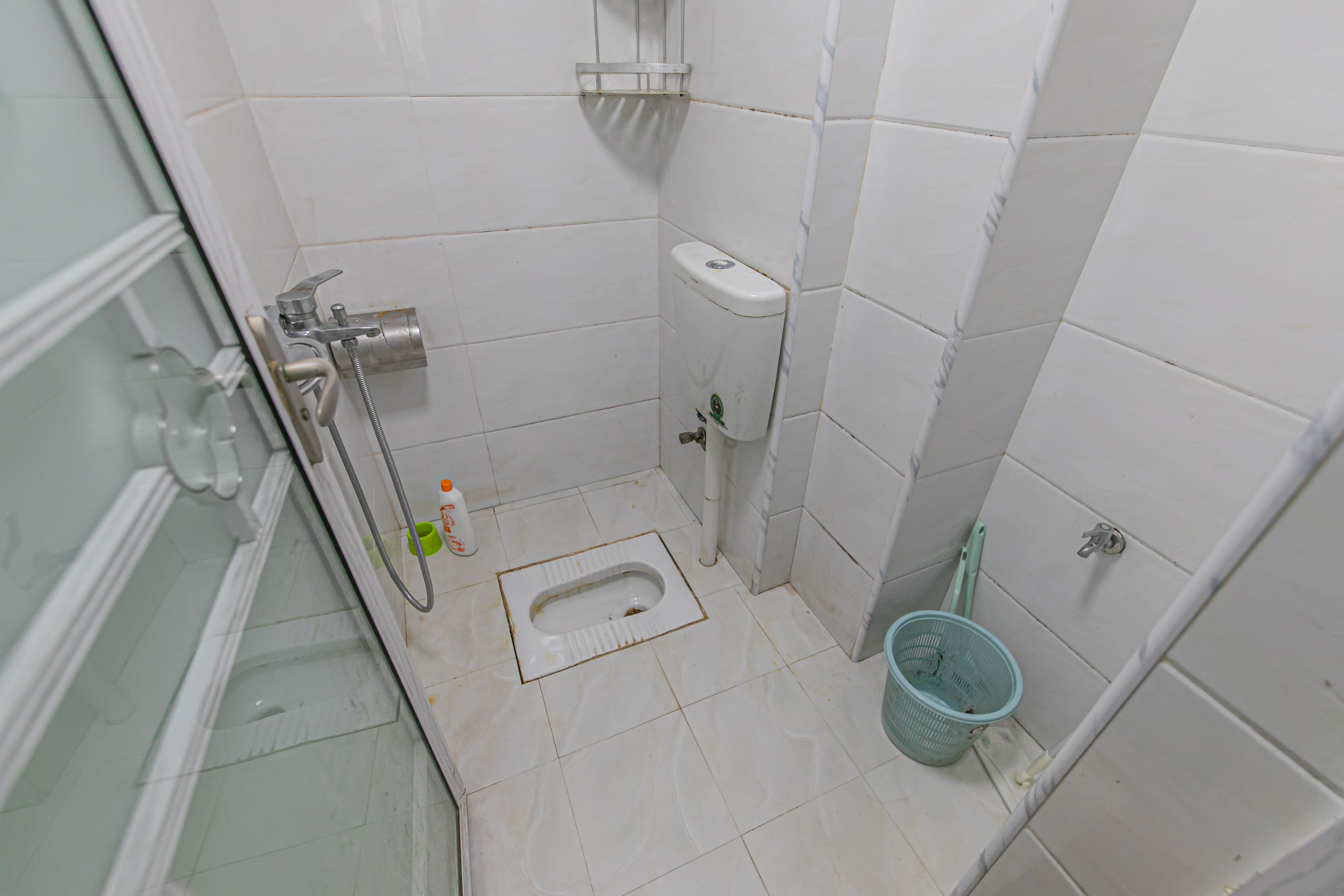 湖湾世景 1室1厅1卫 32.8万 湖湾世景 1室1厅1卫 32.8万卫生间