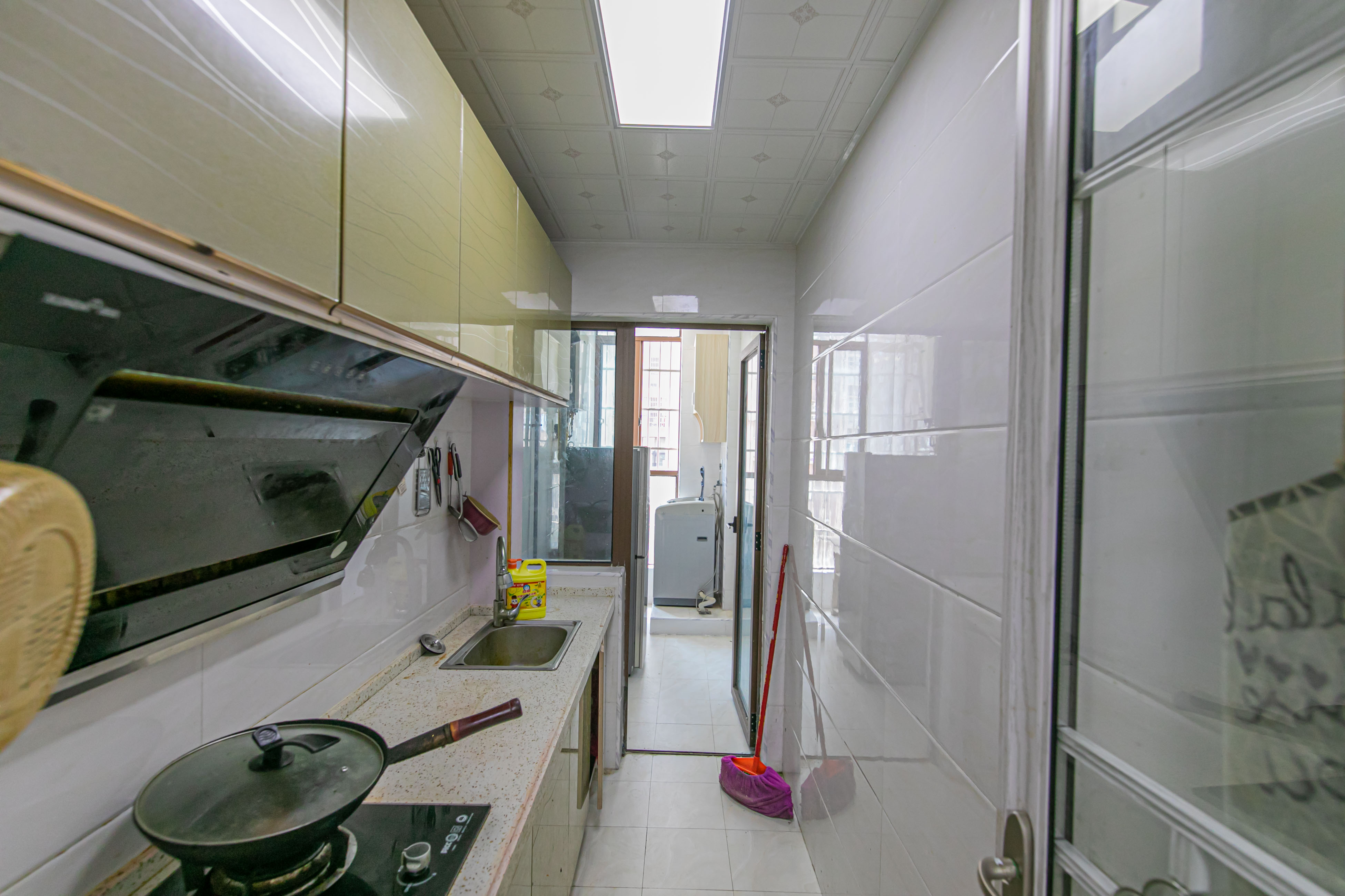 湖湾世景 1室1厅1卫 32.8万 湖湾世景 1室1厅1卫 32.8万厨房