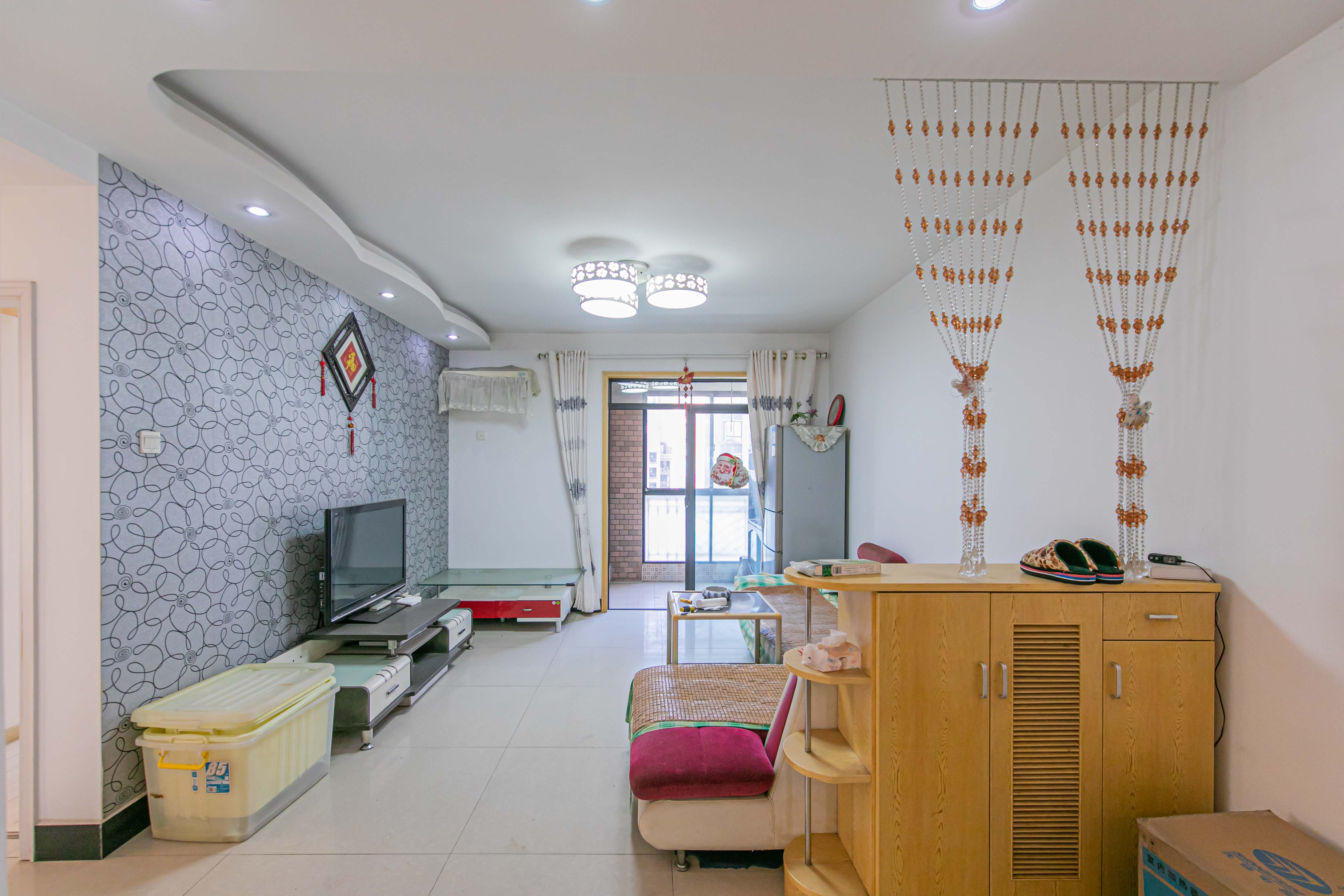 华润凤凰城一期  2室2厅1卫    60.8万客厅