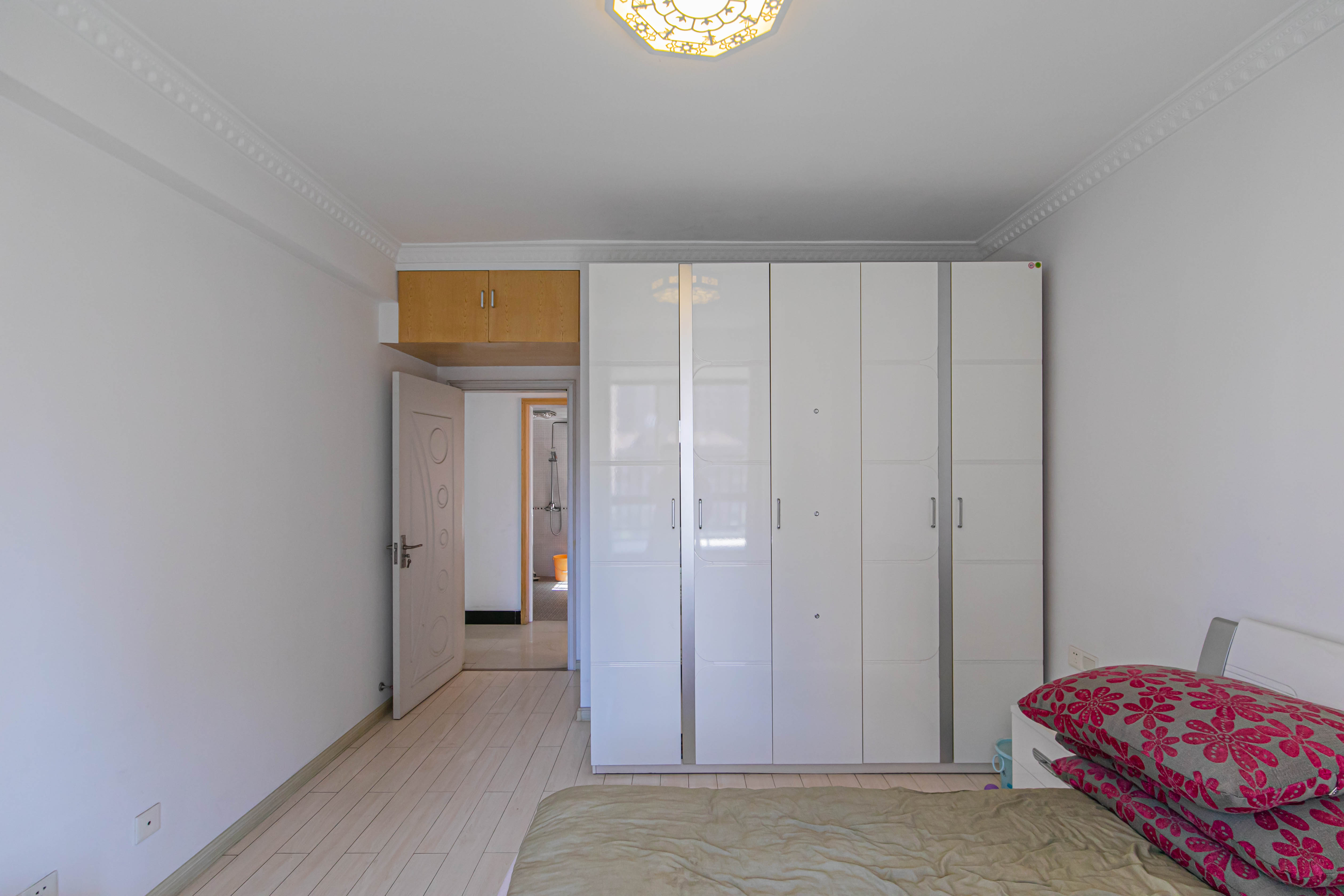 华润凤凰城一期  2室2厅1卫    60.8万卧室