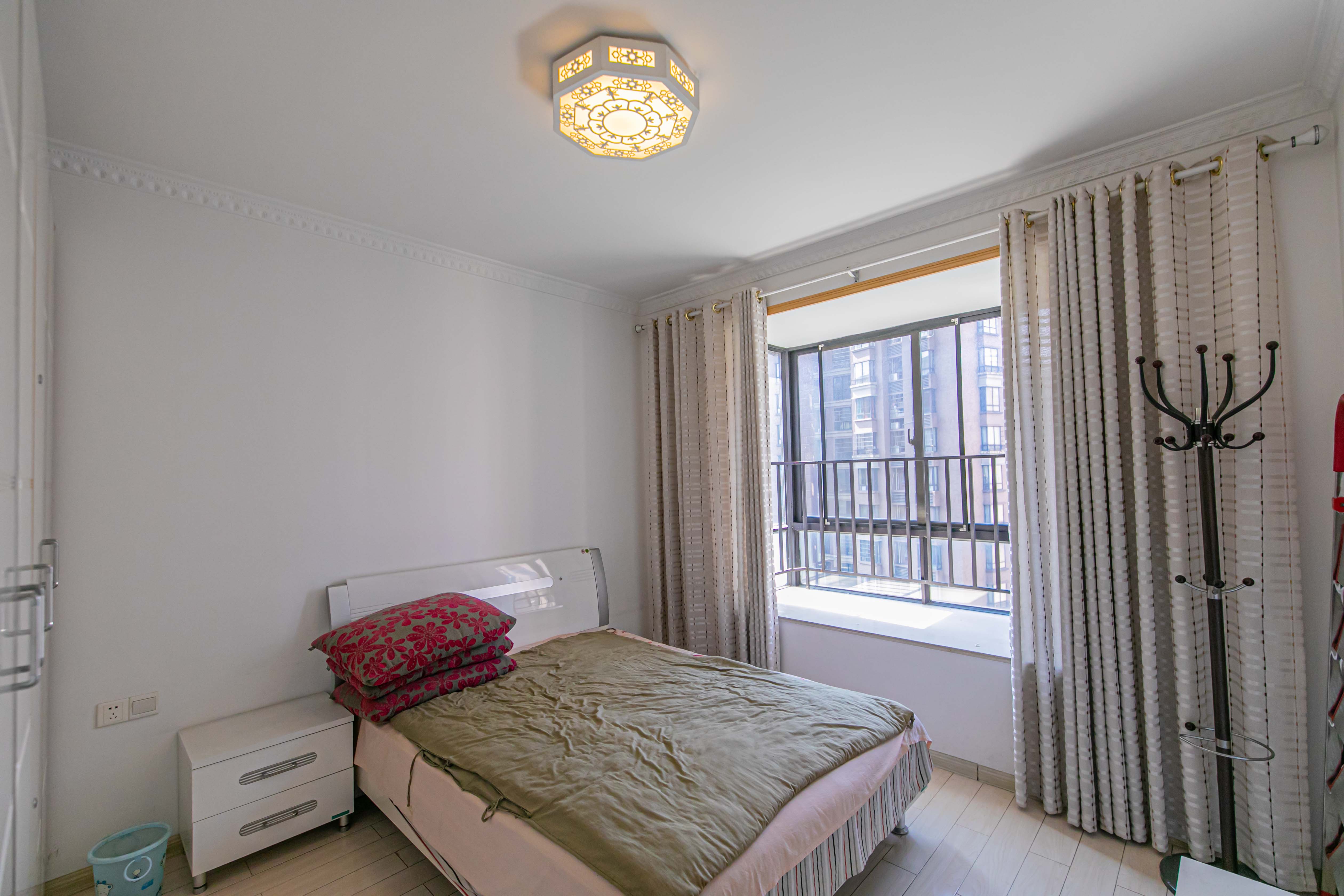 华润凤凰城一期  2室2厅1卫    60.8万卧室