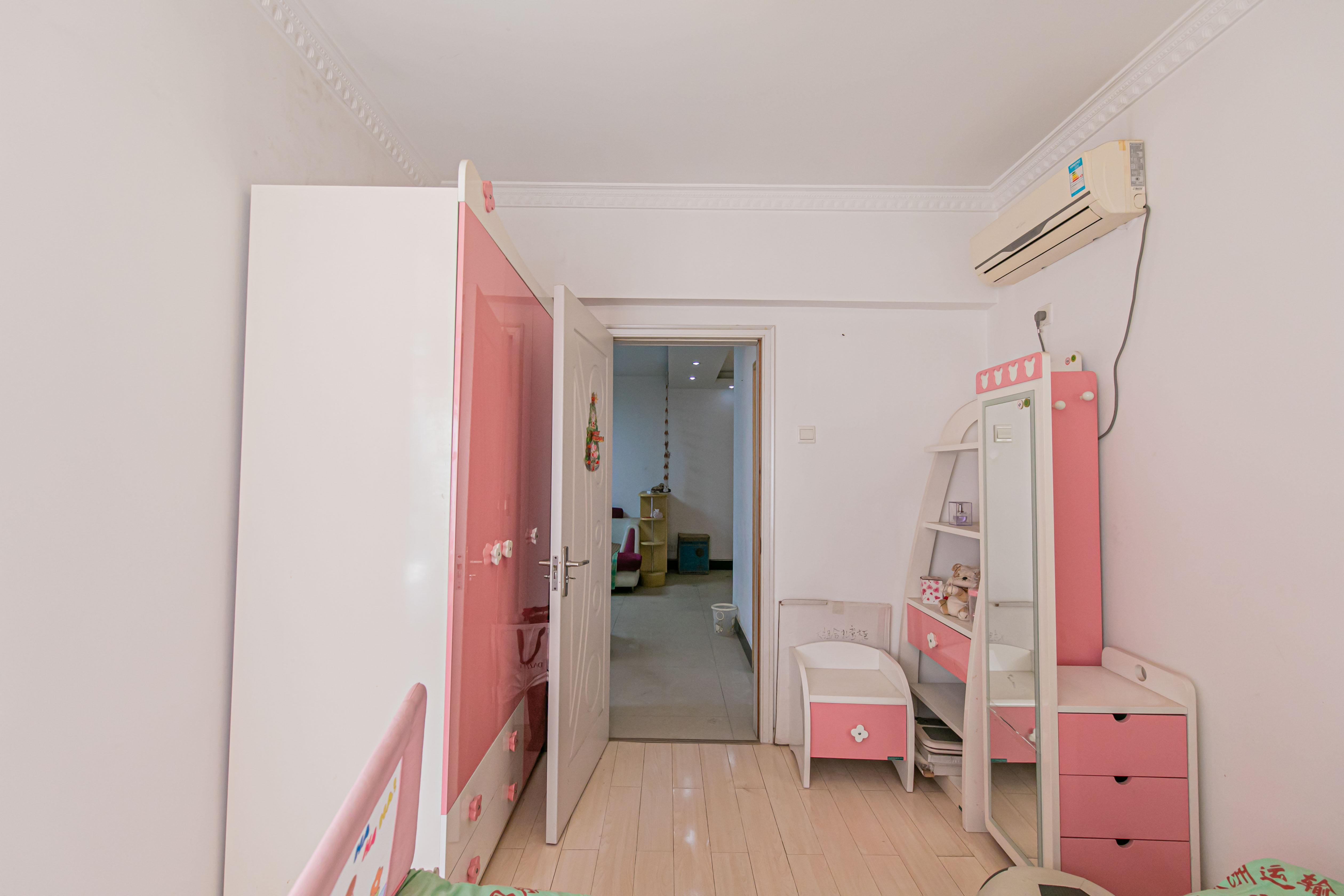 华润凤凰城一期  2室2厅1卫    60.8万卧室