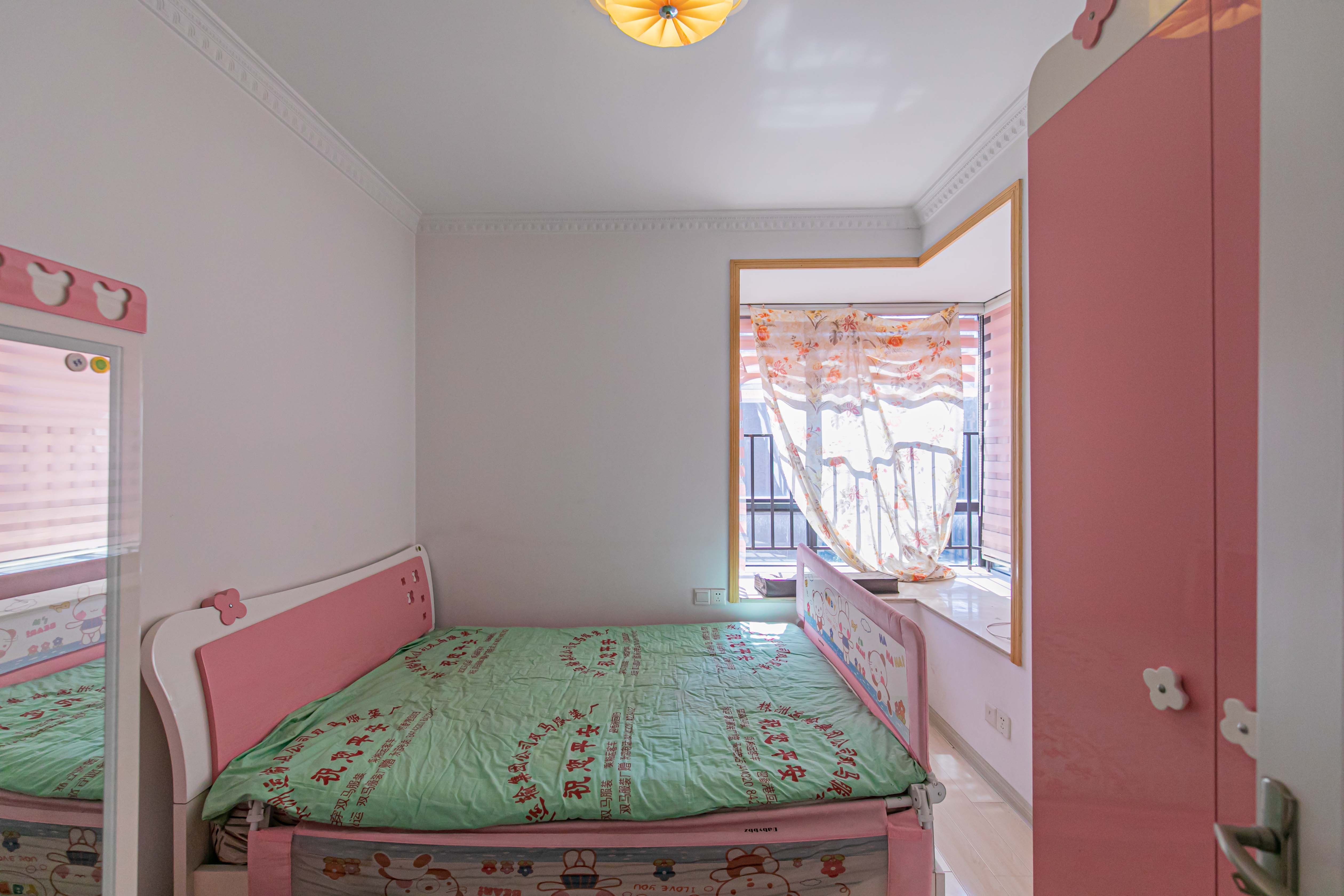 华润凤凰城一期  2室2厅1卫    60.8万卧室