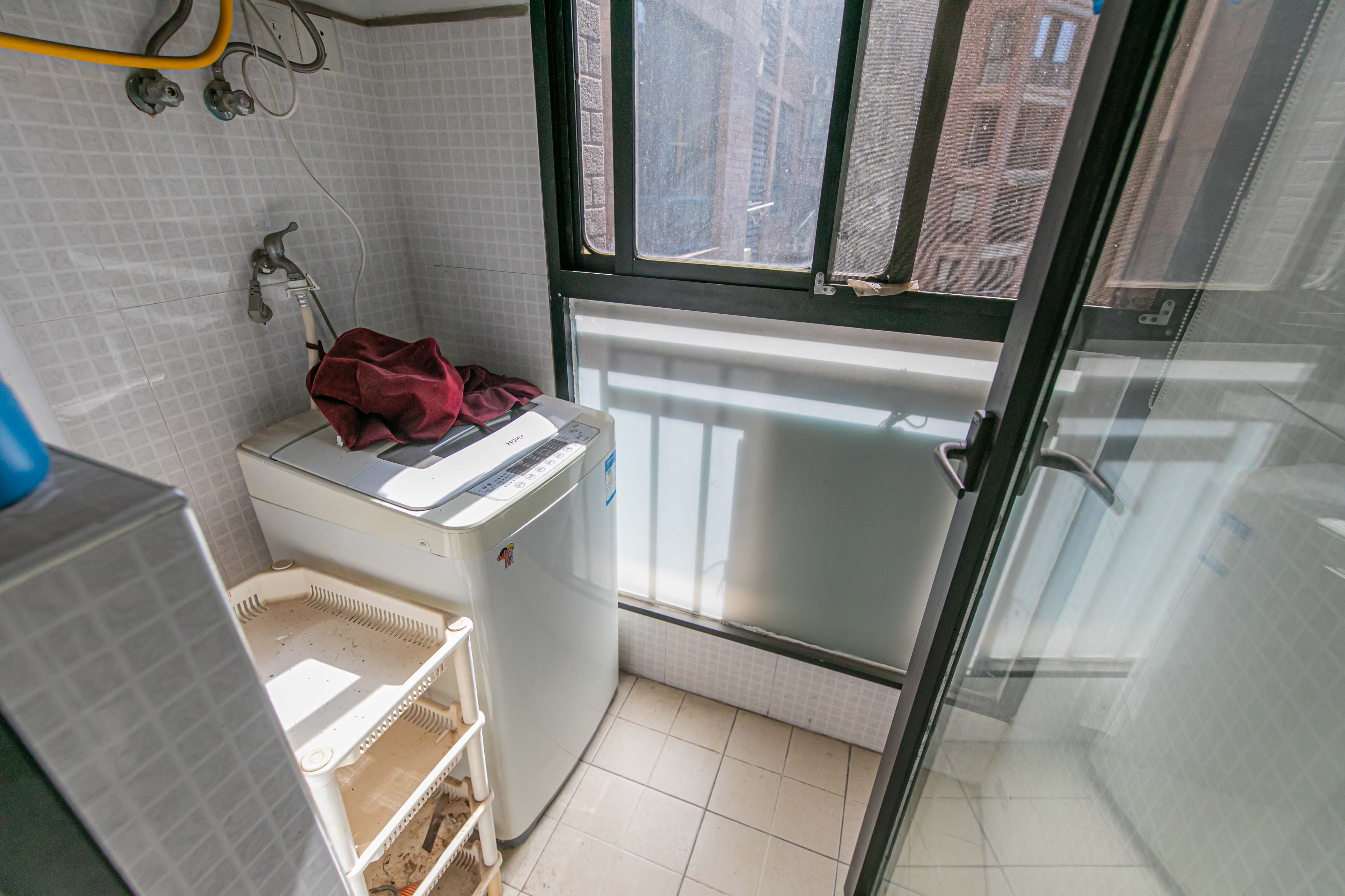 华润凤凰城一期  2室2厅1卫    60.8万厨房