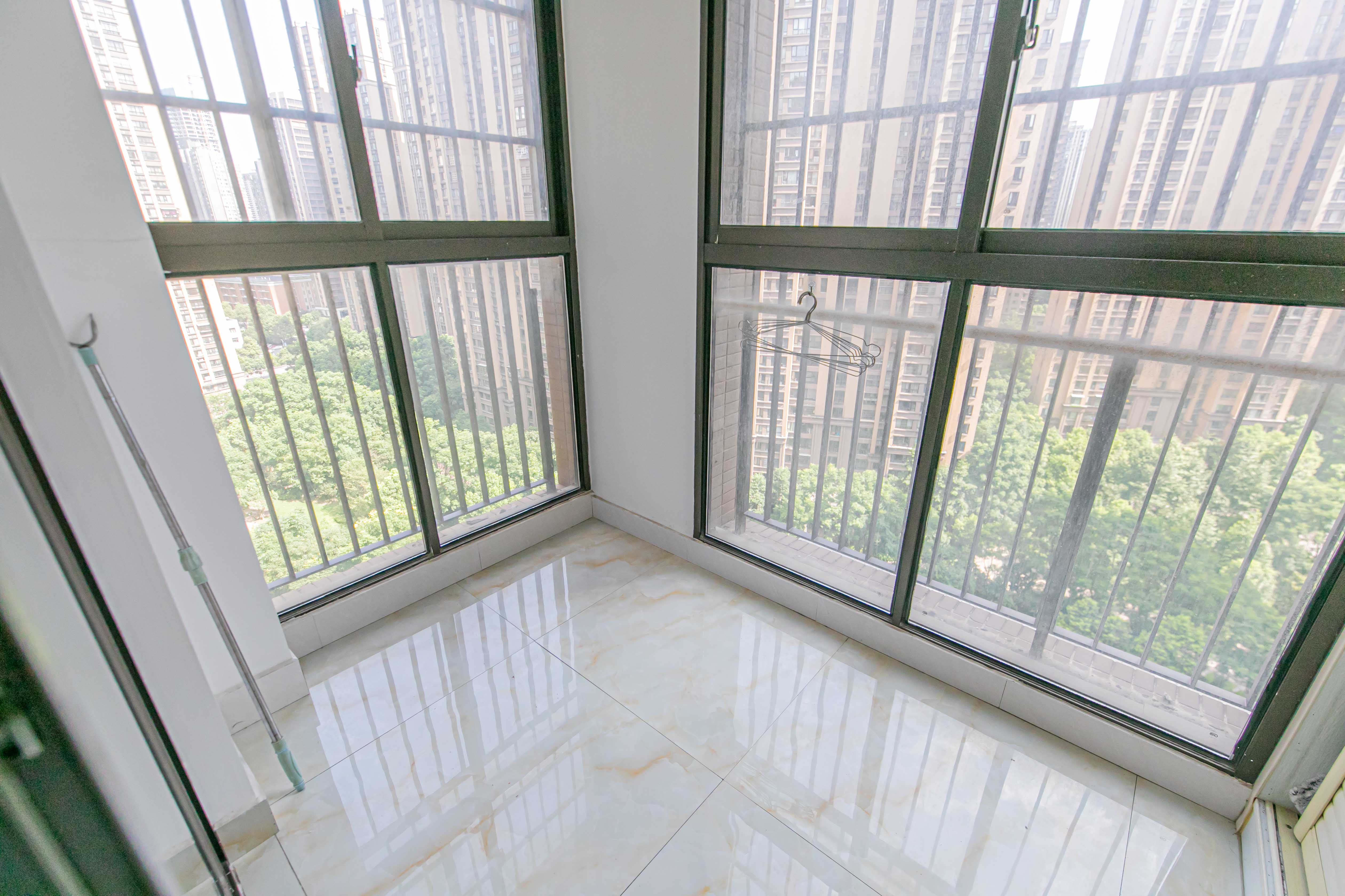 华润凤凰城三期  4室2厅1卫    155.0万 华润凤凰城三期  4室2厅1卫    155.0万卧室