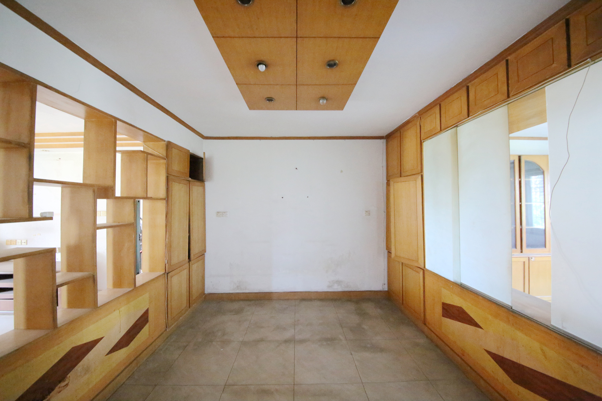 安泰新村  3室2厅2卫   82.90万客厅