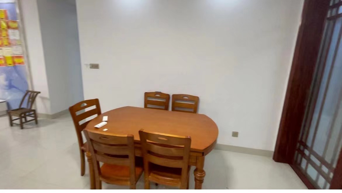 山水洲城华晨第一城 3室2厅1卫 81.8万 山水洲城华晨第一城 3室2厅1卫 81.8万客厅