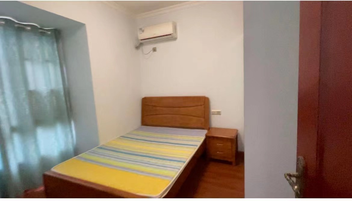 山水洲城华晨第一城 3室2厅1卫 81.8万 山水洲城华晨第一城 3室2厅1卫 81.8万客厅