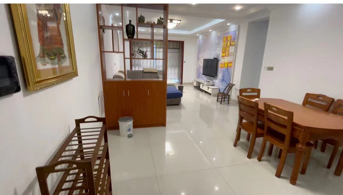 山水洲城华晨第一城 3室2厅1卫 81.8万 山水洲城华晨第一城 3室2厅1卫 81.8万客厅