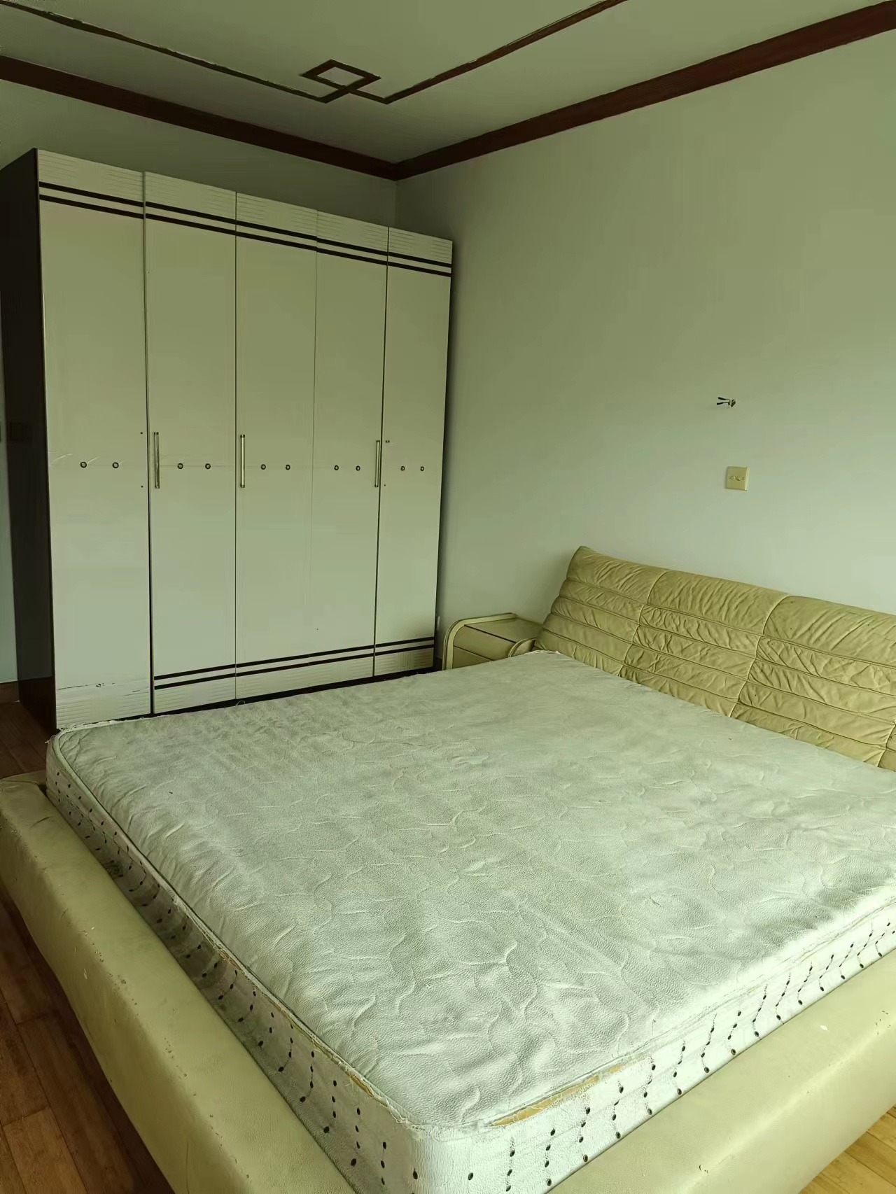 湘银小区  3室2厅2卫    55.8万 湘银小区  3室2厅2卫    55.8万客厅