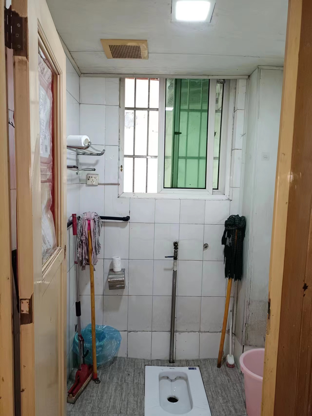 湘银小区  3室2厅2卫    55.8万 湘银小区  3室2厅2卫    55.8万客厅