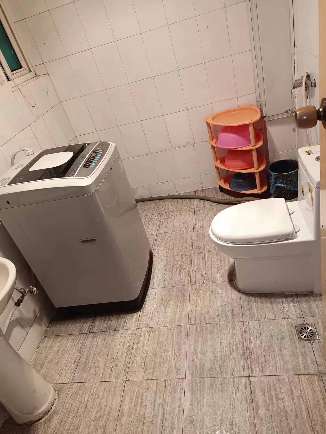 湘银小区  3室2厅2卫    55.8万 湘银小区  3室2厅2卫    55.8万客厅