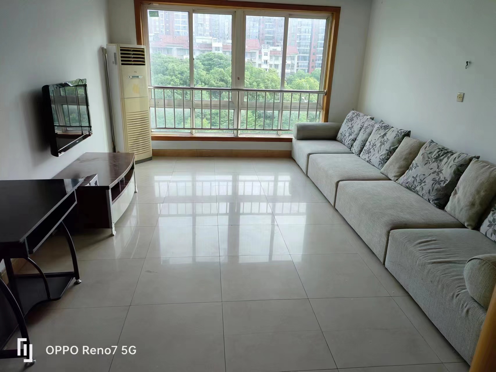 湘银小区  3室2厅2卫    55.8万 湘银小区  3室2厅2卫    55.8万客厅