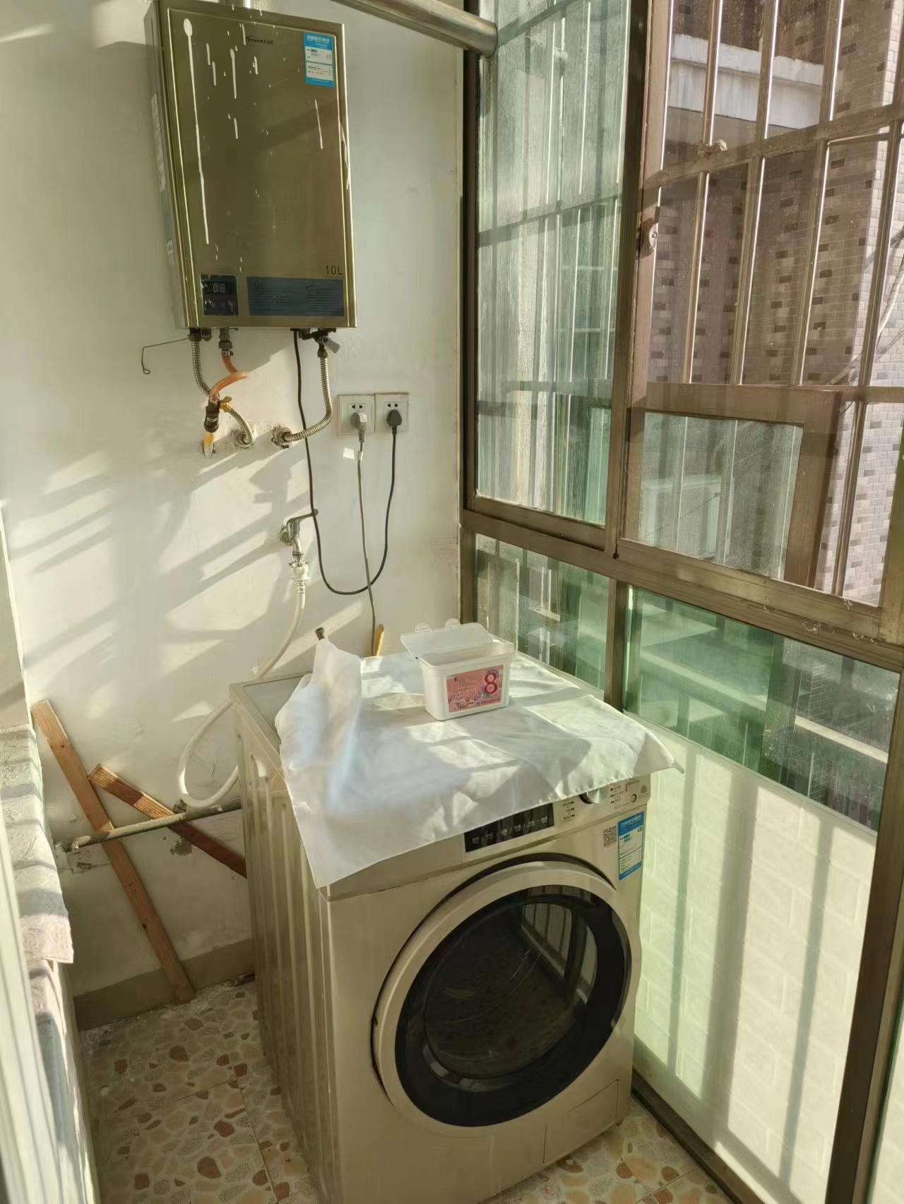 水木清华  2室1厅1卫   1600.00元/月室内图