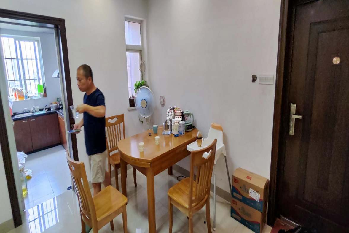 香竹园小区 3室1厅1卫 52.0万 香竹园小区 3室1厅1卫 52.0万客厅