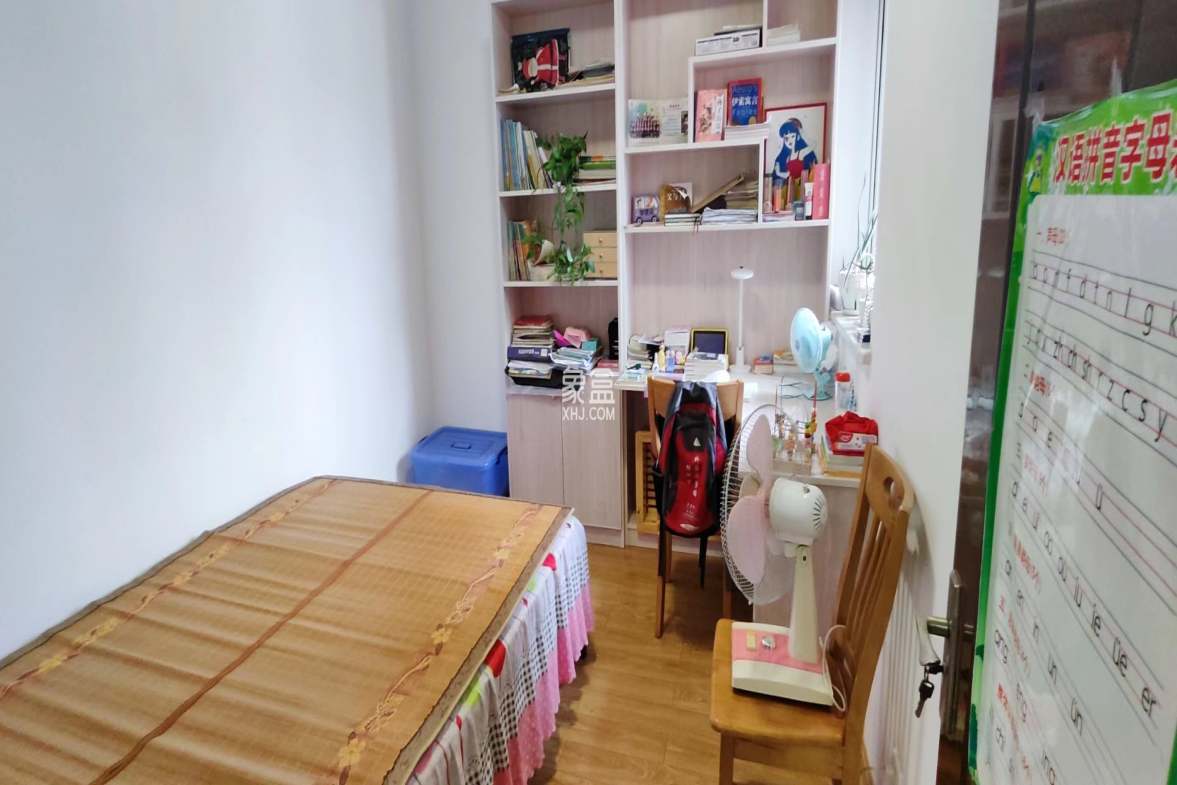 香竹园小区 3室1厅1卫 52.0万 香竹园小区 3室1厅1卫 52.0万客厅