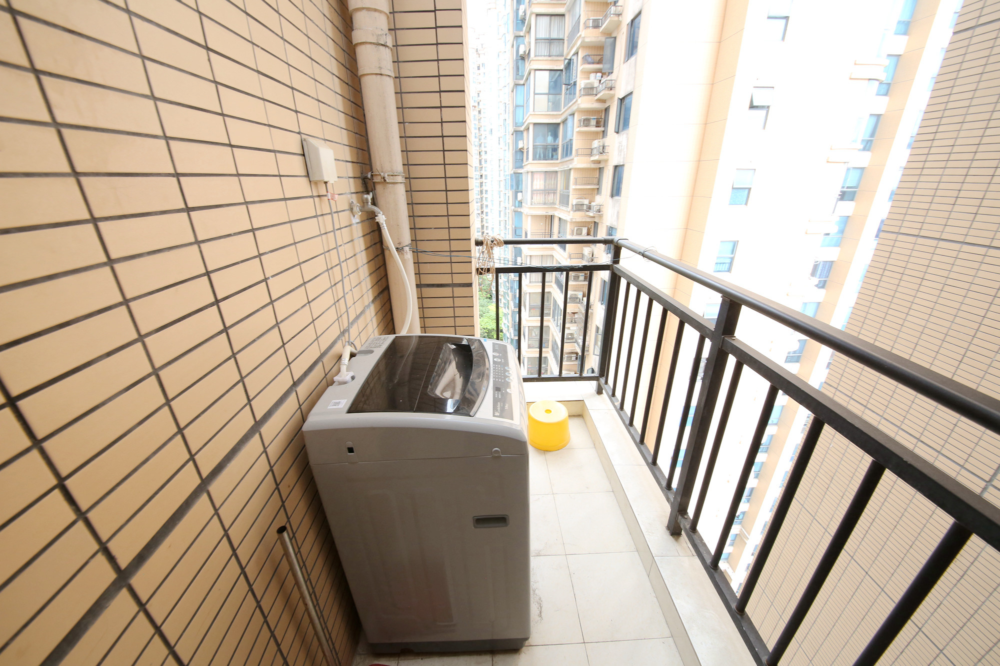 融圣国际  2室1厅1卫   80.00万阳台