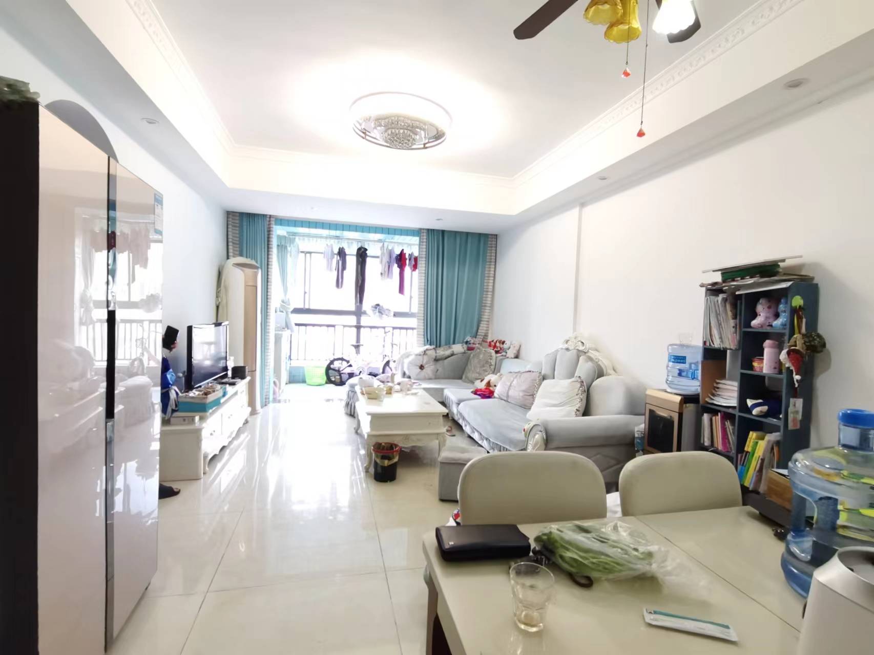 泰山公馆 2室2厅1卫 42.80万 泰山公馆 2室2厅1卫 42.80万客厅