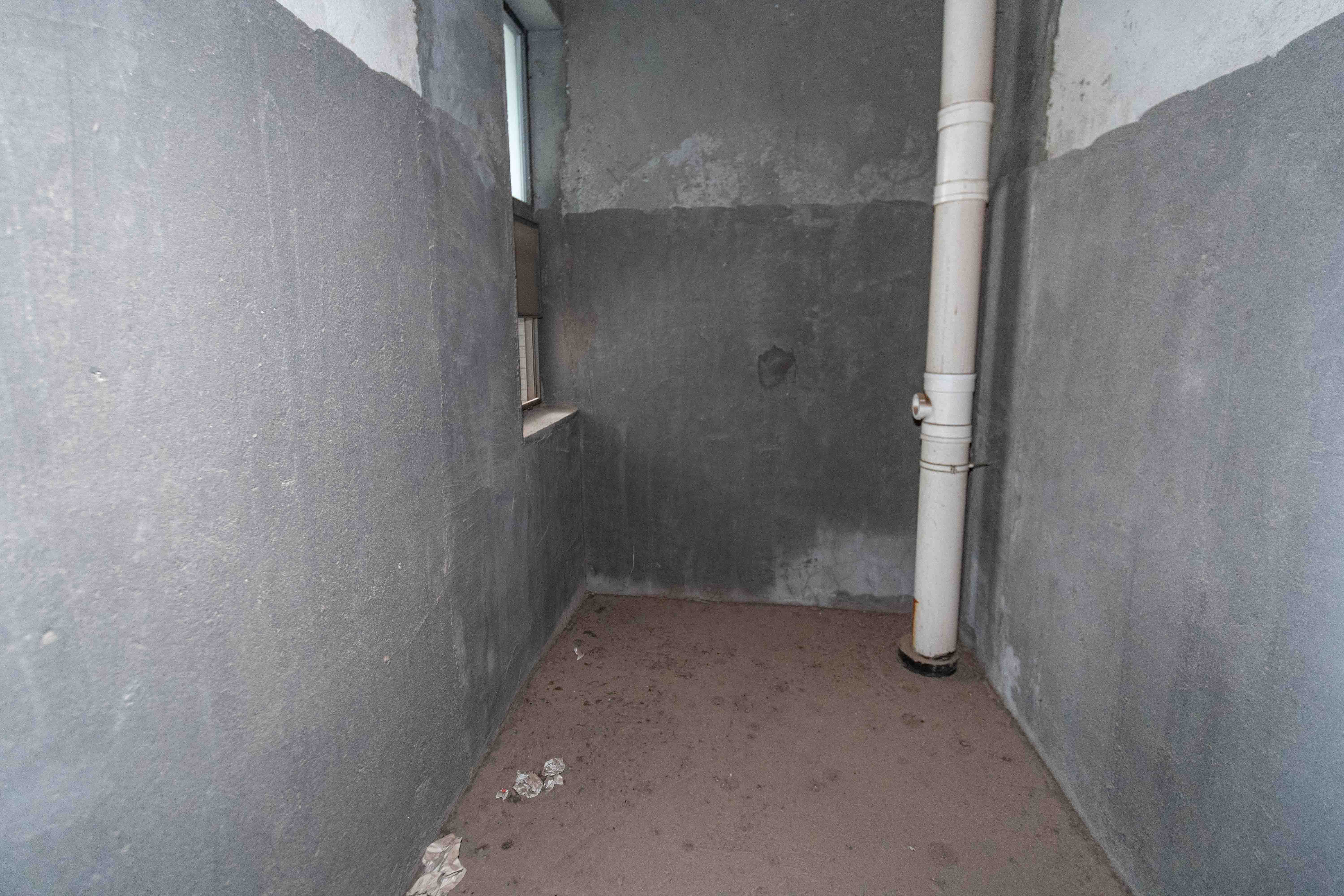 颐和佳园 6室2厅2卫 268.0万 颐和佳园 6室2厅2卫 268.0万客厅