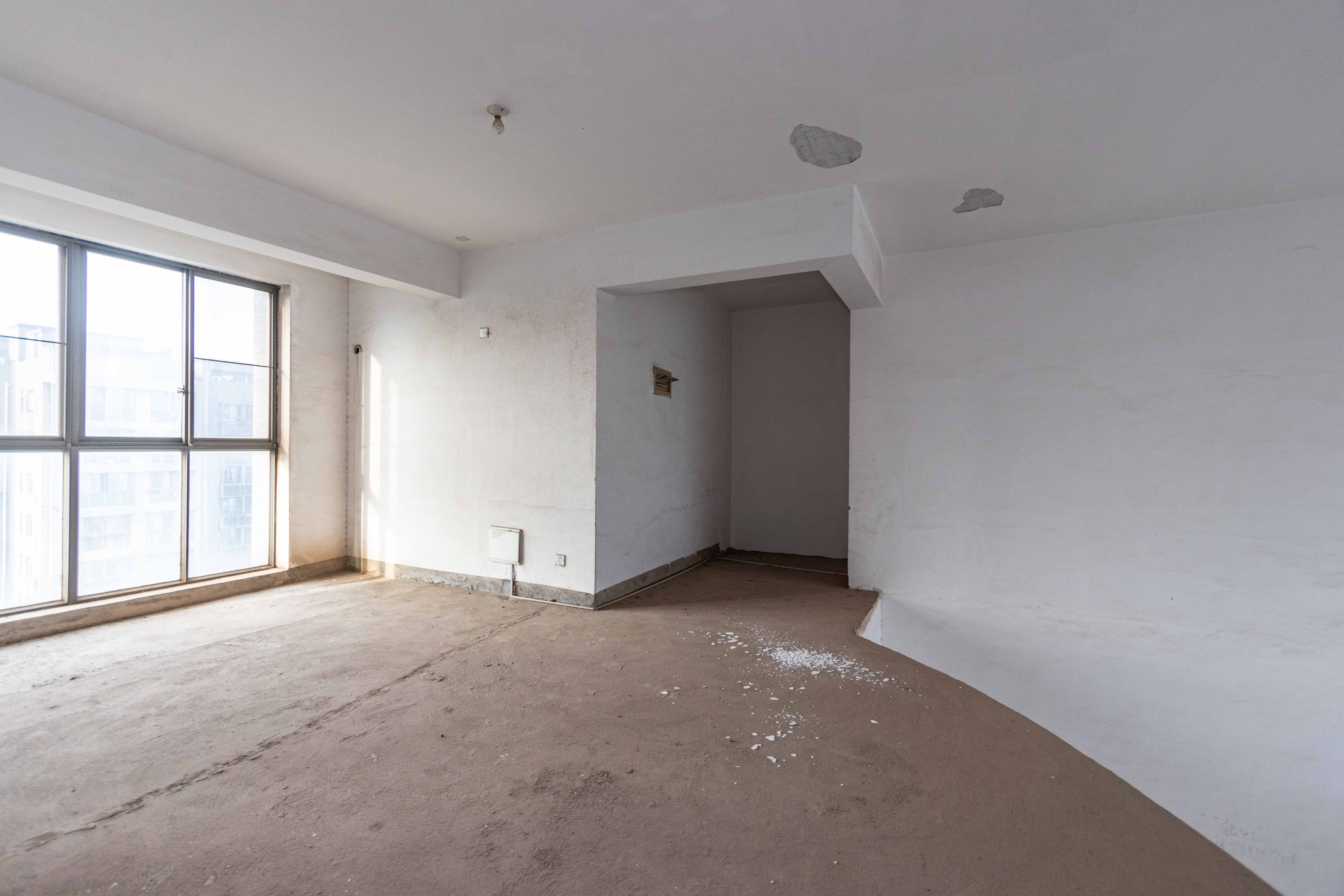 颐和佳园 6室2厅2卫 268.0万 颐和佳园 6室2厅2卫 268.0万其他