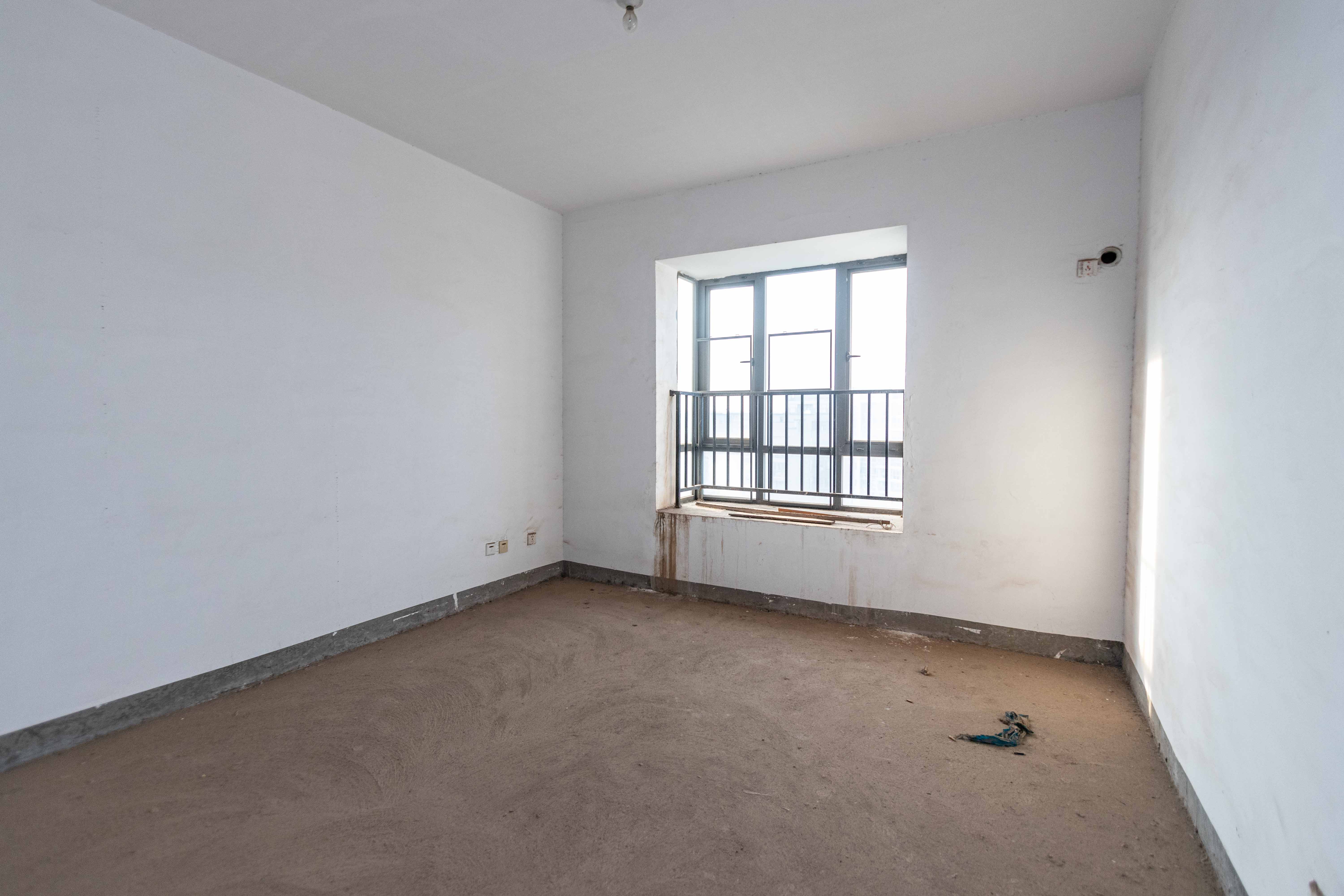 颐和佳园 6室2厅2卫 268.0万 颐和佳园 6室2厅2卫 268.0万其他