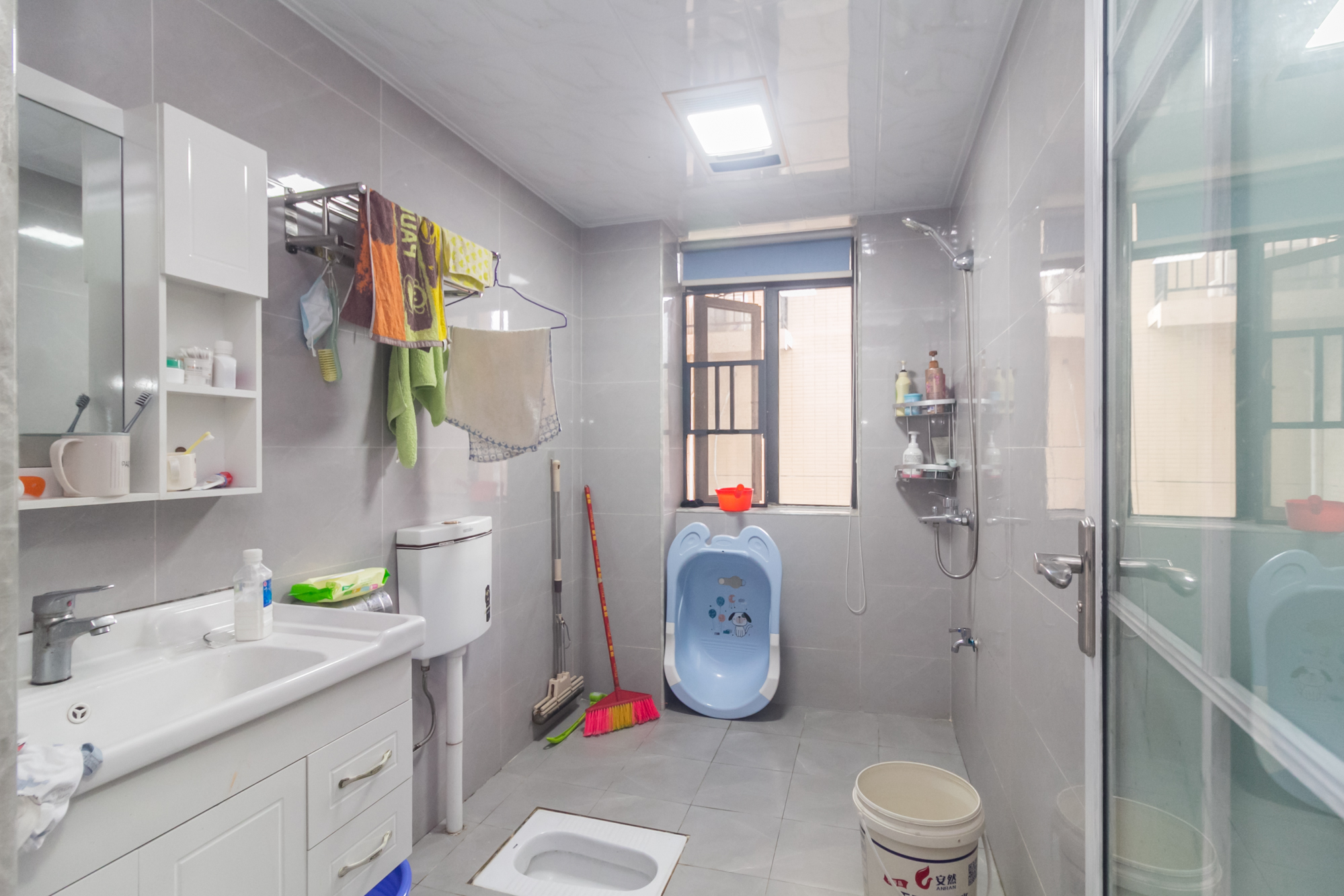 辉煌国际城二期  4室2厅2卫    135.0万卫生间