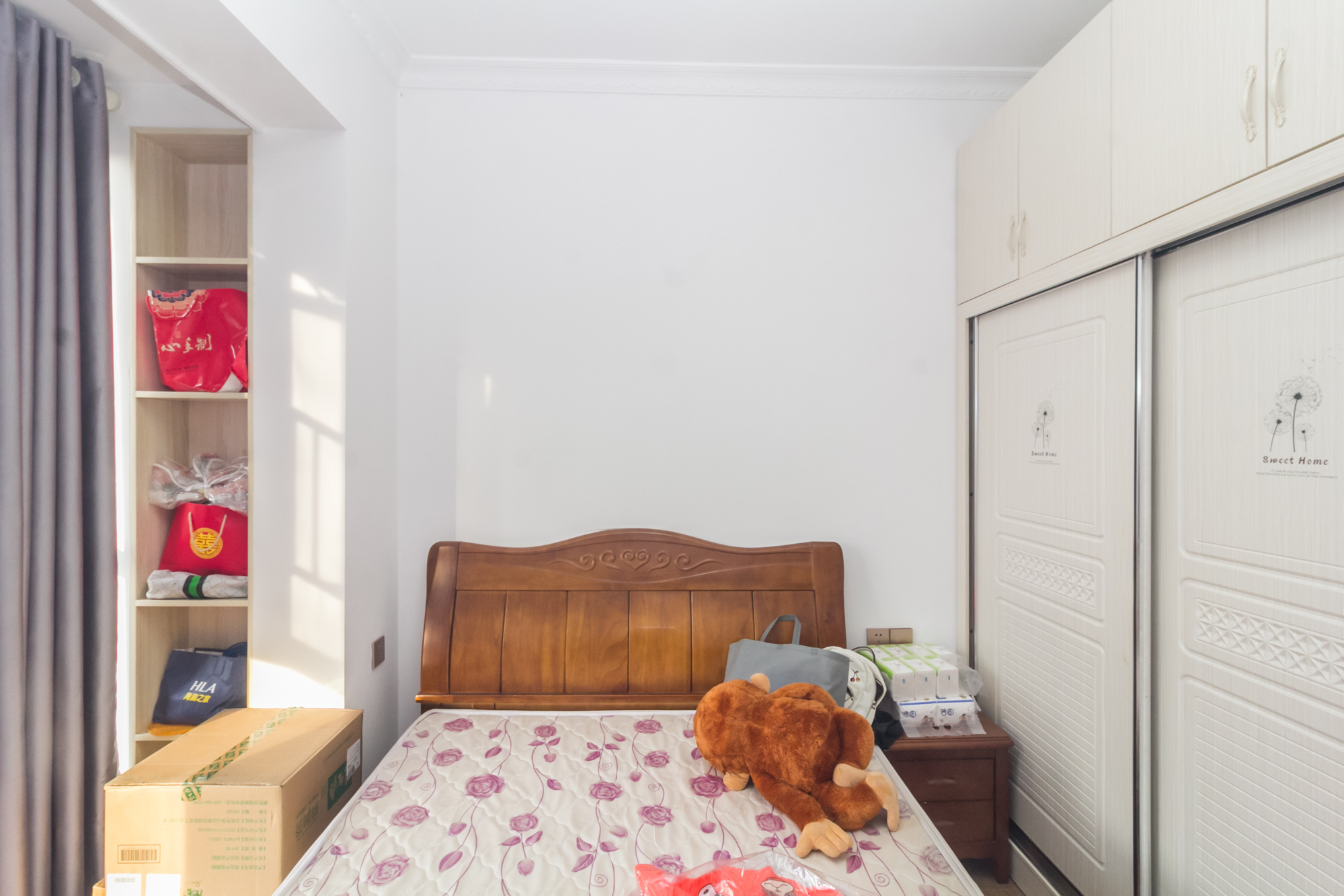 辉煌国际城二期  4室2厅2卫    135.0万卧室