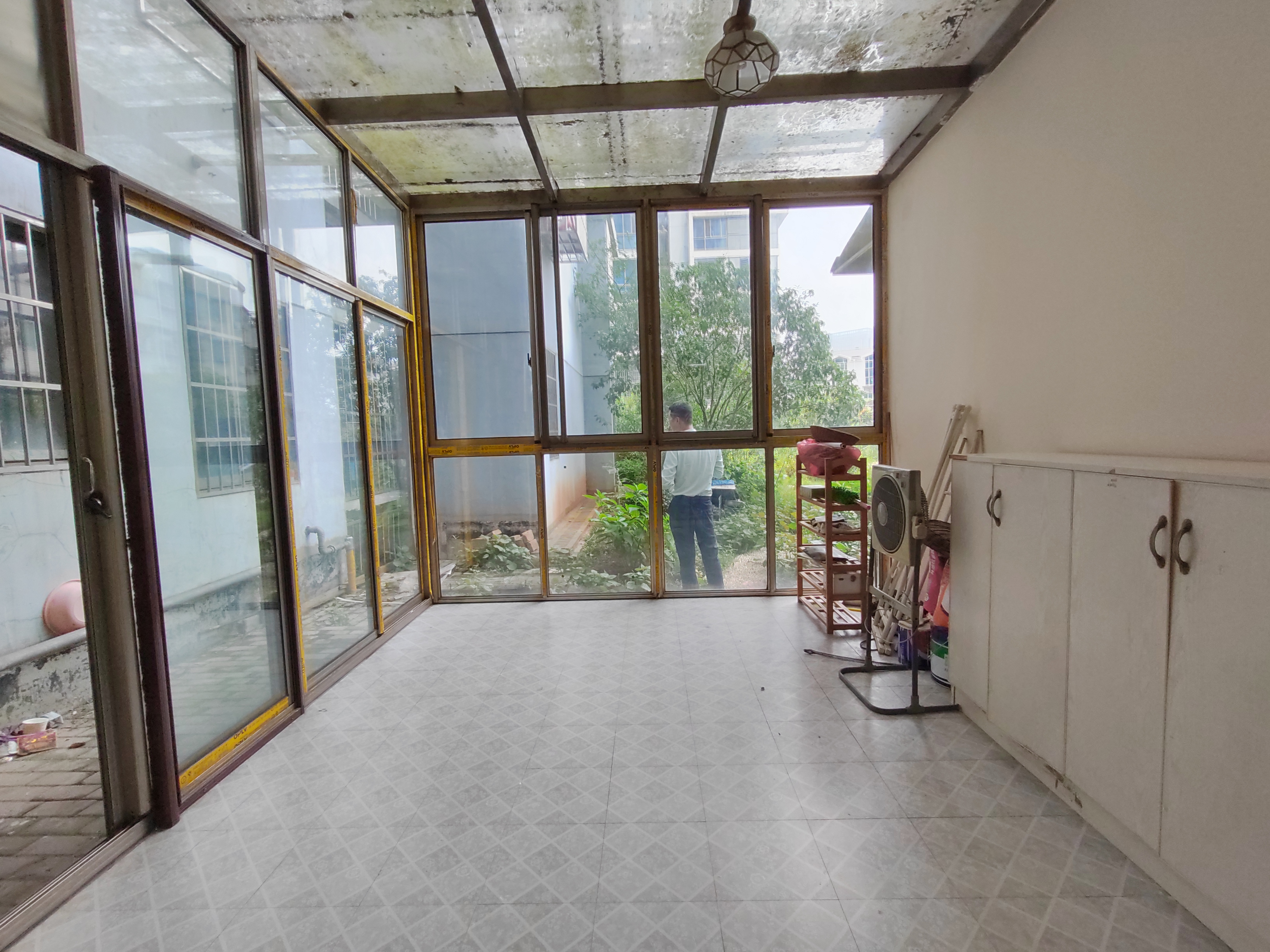 紫金名门  3室2厅1卫    59.8万 紫金名门  3室2厅1卫    59.8万客厅