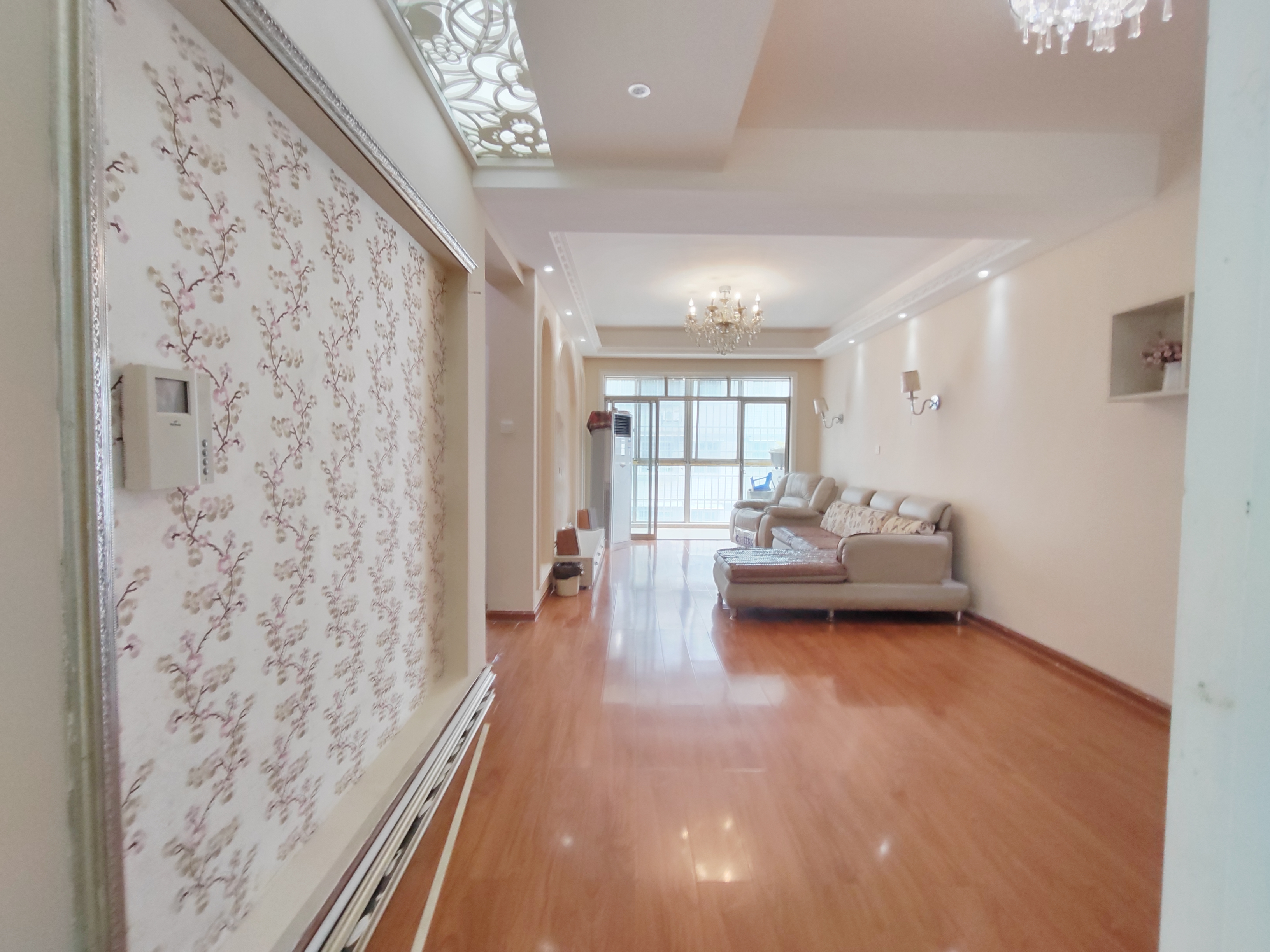 紫金名门  3室2厅1卫    59.8万 紫金名门  3室2厅1卫    59.8万客厅