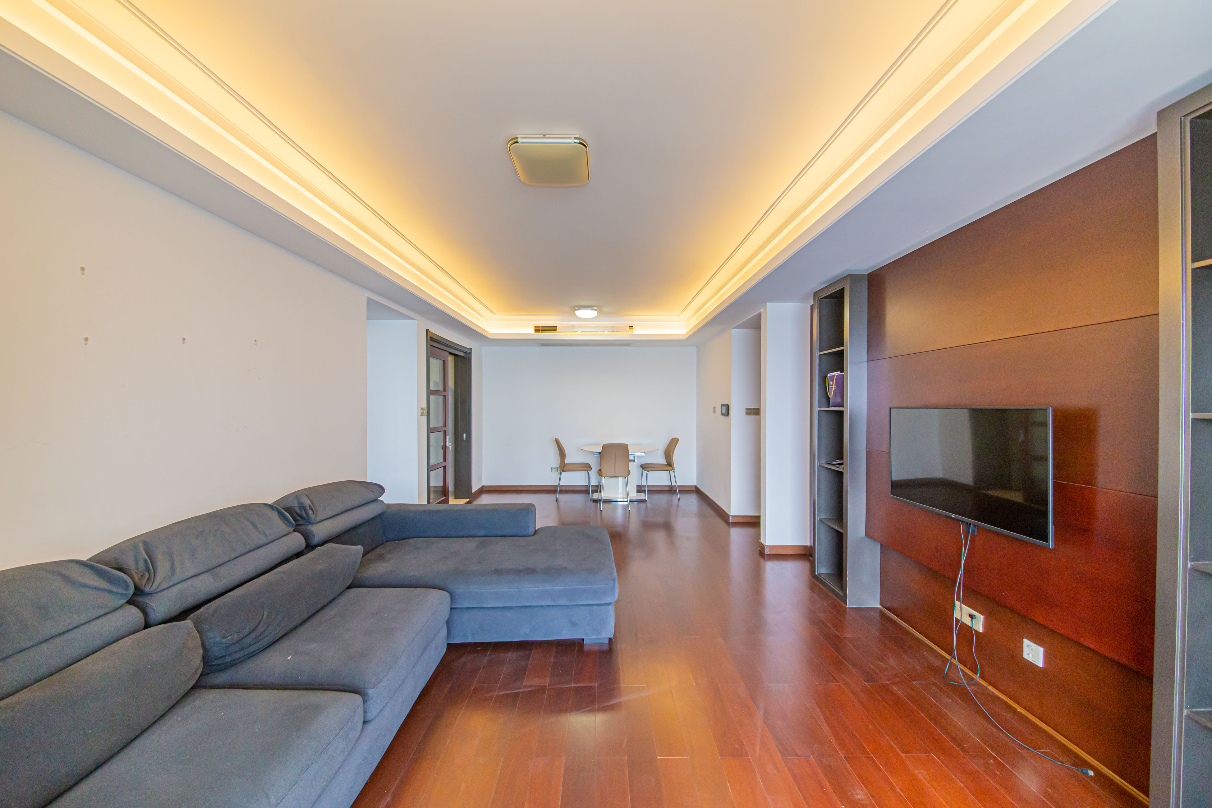 万科紫台  3室2厅2卫    272.0万客厅