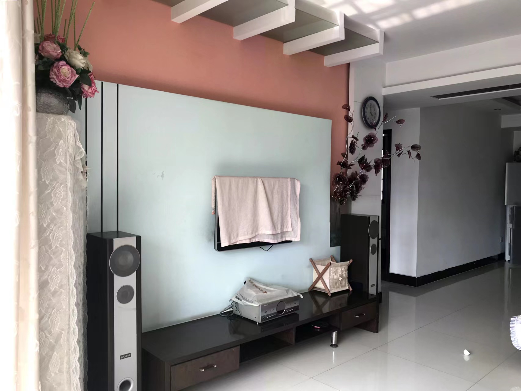 朝阳新居  3室2厅2卫   1800.00元/月室内图
