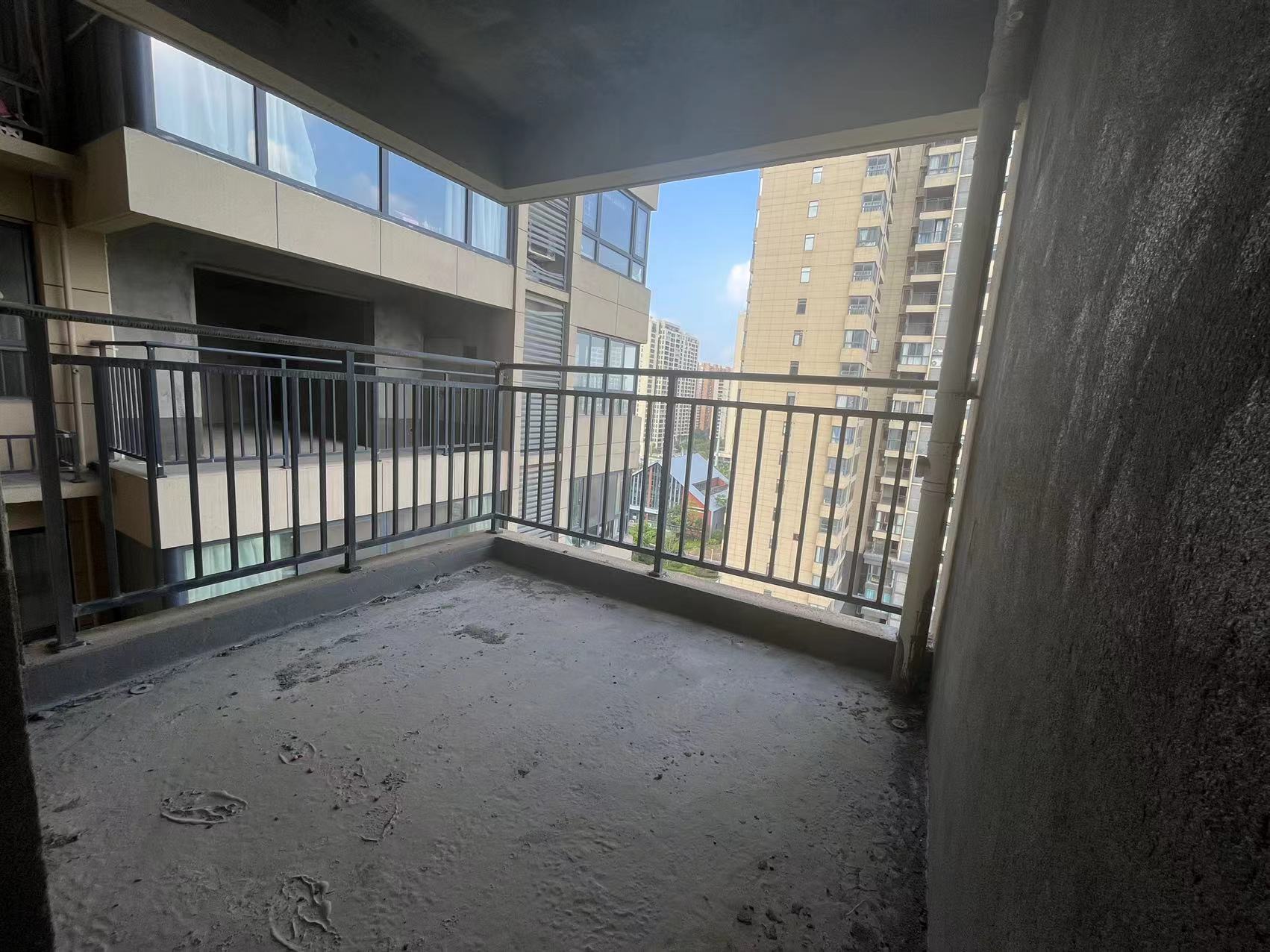 时代新城(翰林府) 2室2厅2卫 45.0万 时代新城(翰林府) 2室2厅2卫 45.0万室内图