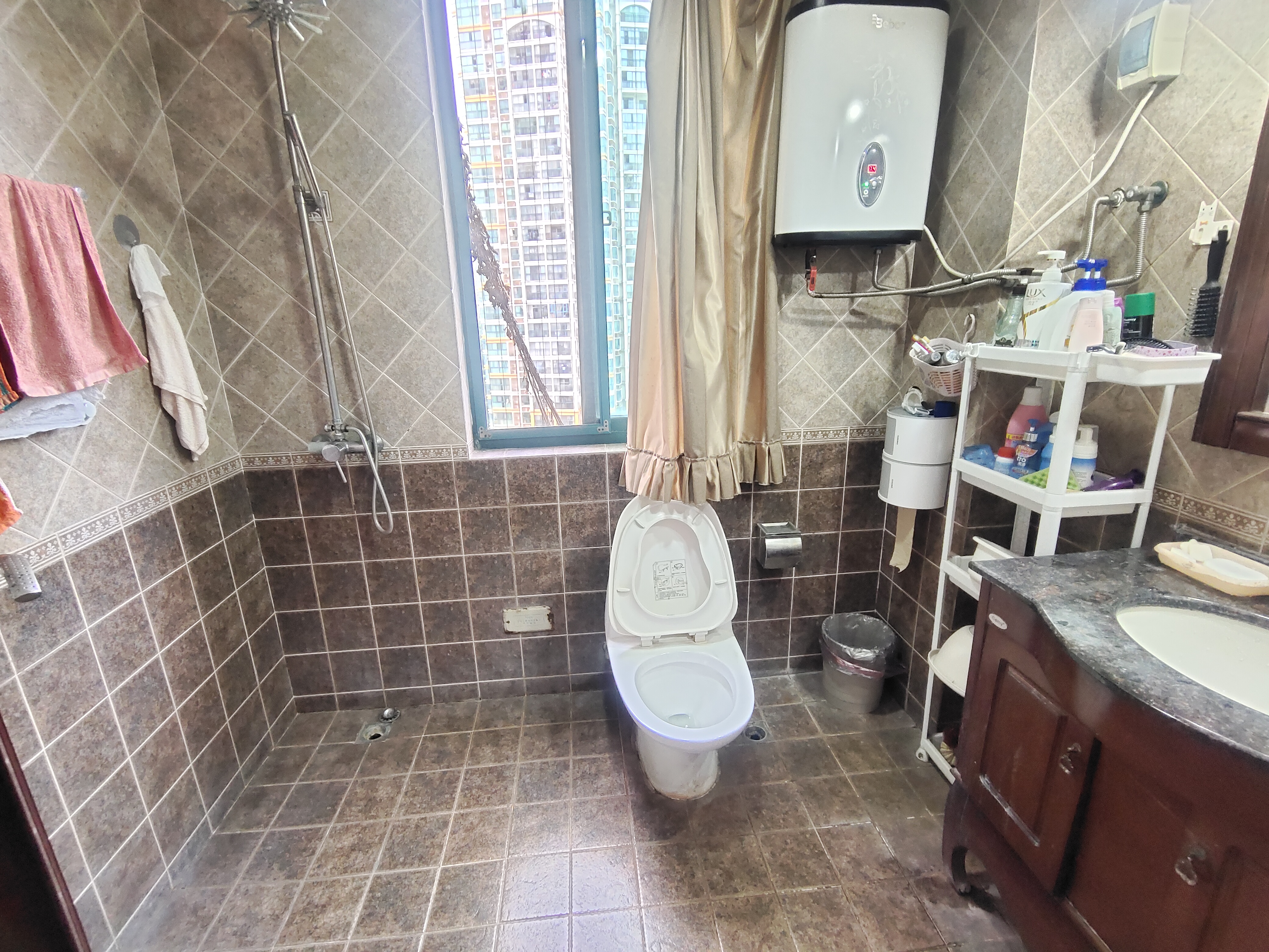 经世皇城 4室2厅2卫 89.8万 经世皇城 4室2厅2卫 89.8万室内图