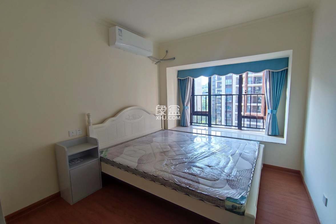 碧桂园豪园-二期 3室2厅2卫 2300.00元/月 碧桂园豪园-二期 3室2厅2卫 2300.00元/月室内图