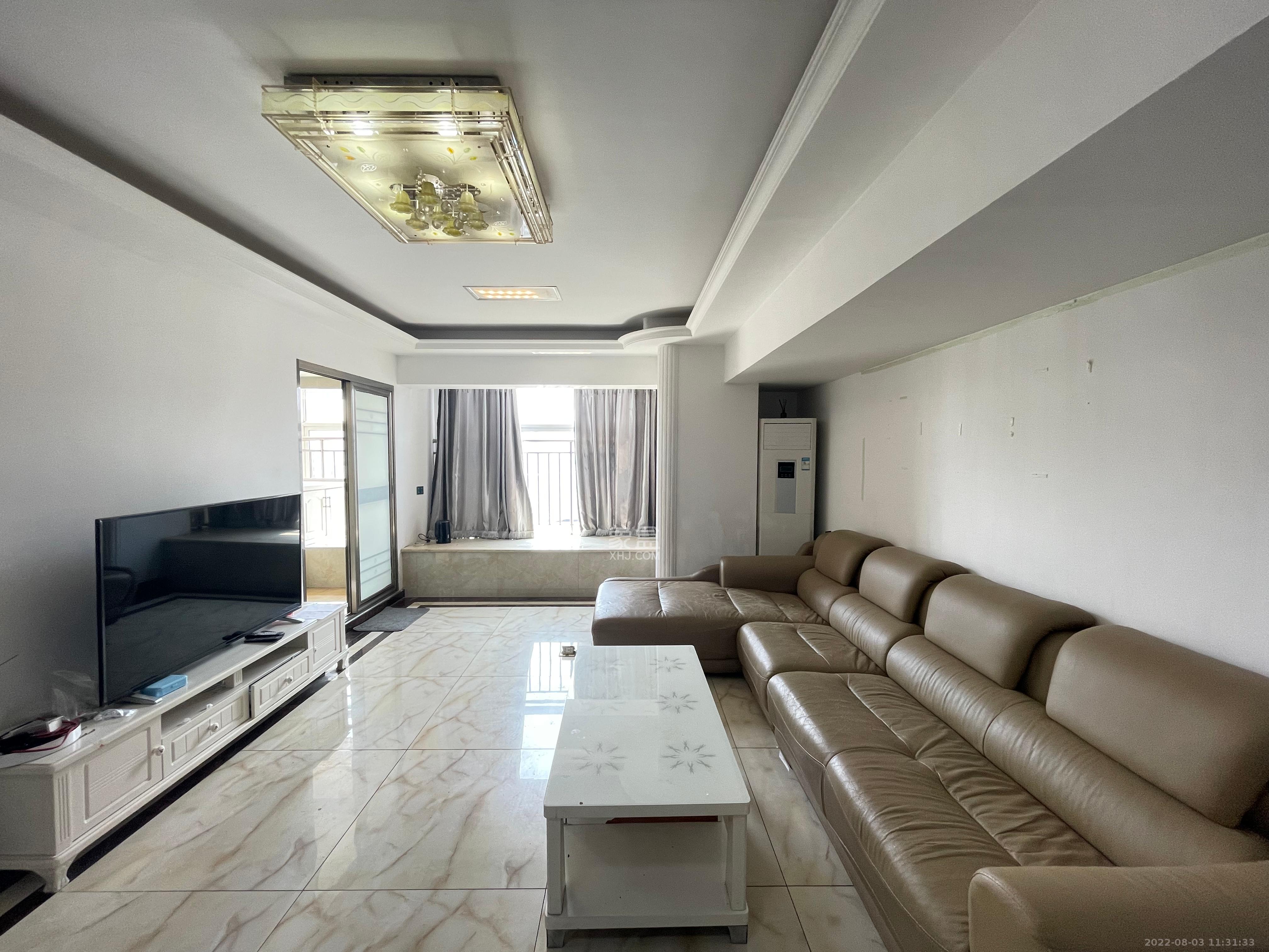 金色loft（鑫秋大厦）  3室2厅2卫   2500.00元/月室内图1